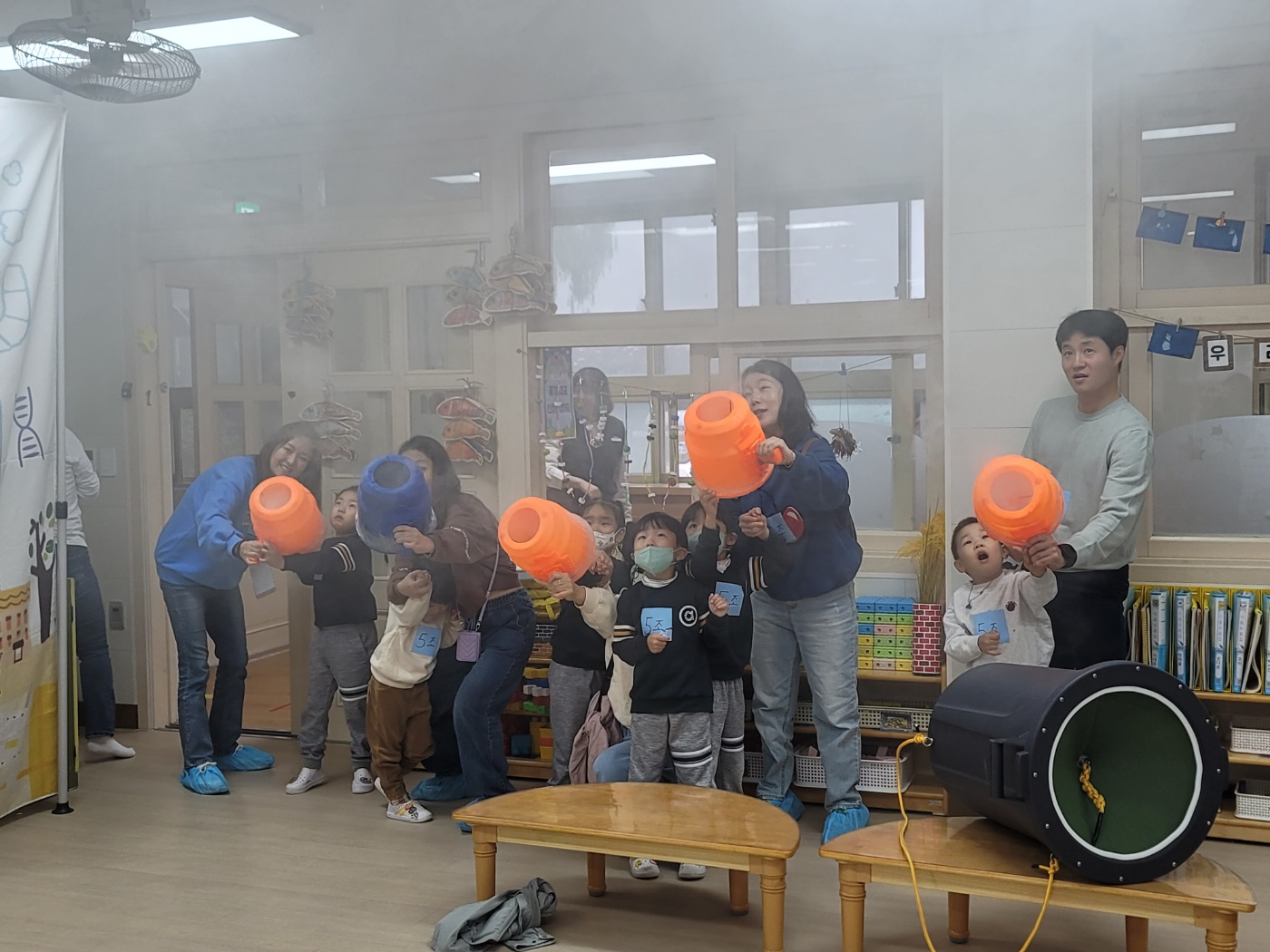 11월 1일 진행된 학부모와 함께하는 과학축제의 날을 즐기는 모습