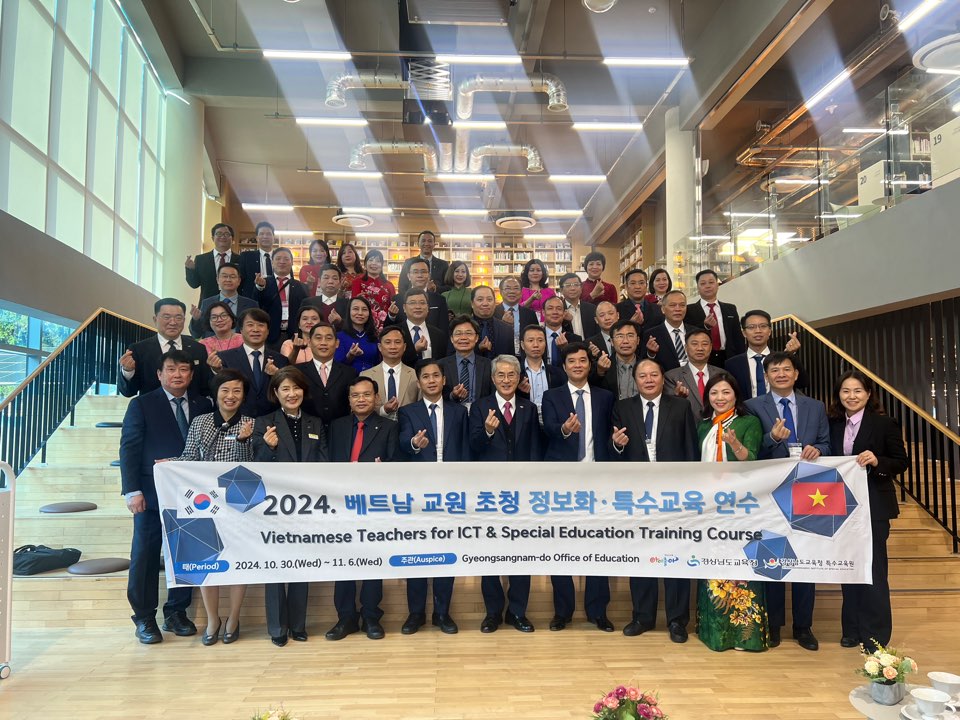 베트남 교원, 경남서 선진 정보화 교육 받아 - 관련이미지1