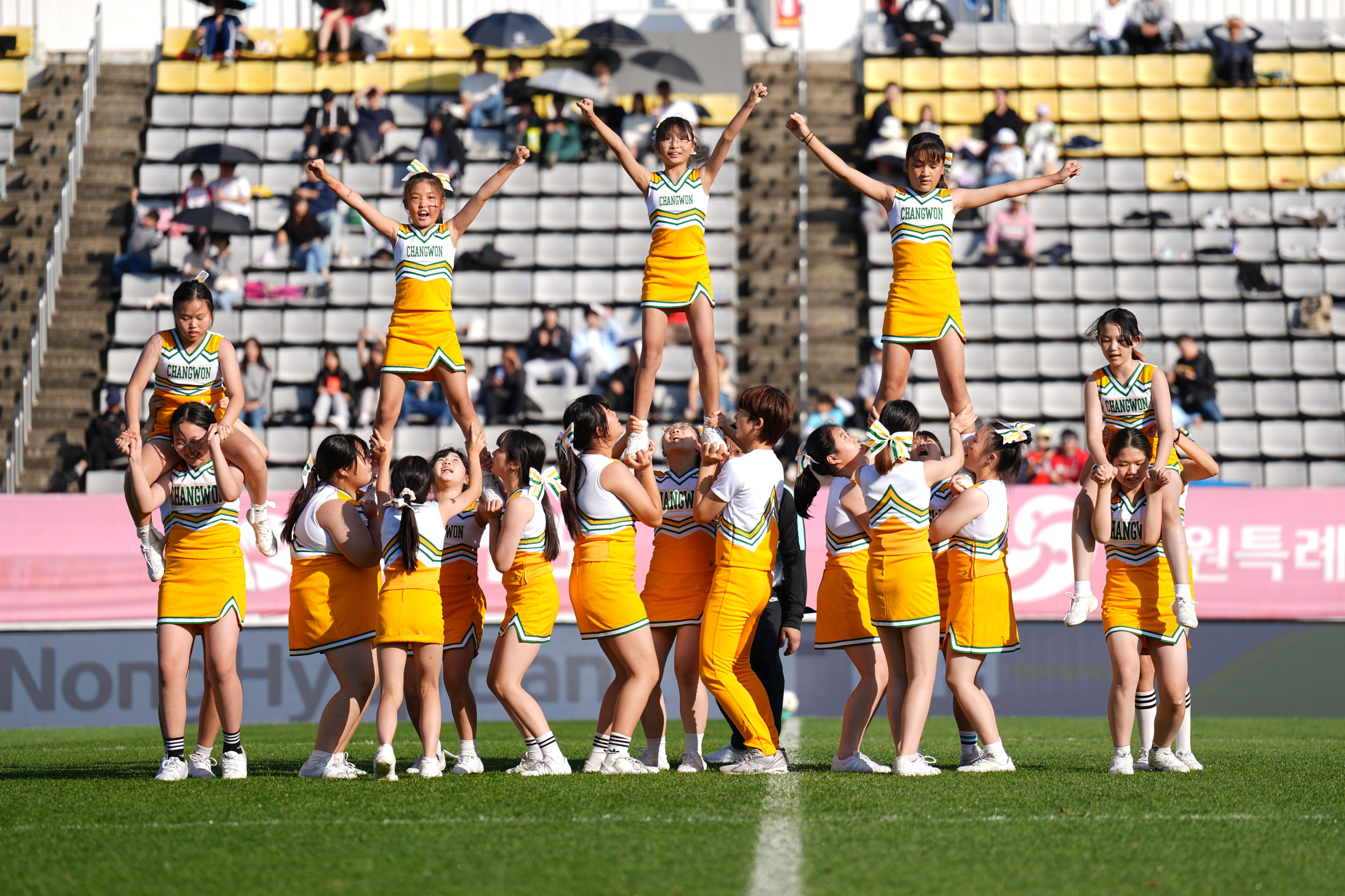창원초, 경남FC 초청 홈경기 공연 참가 - 관련이미지2