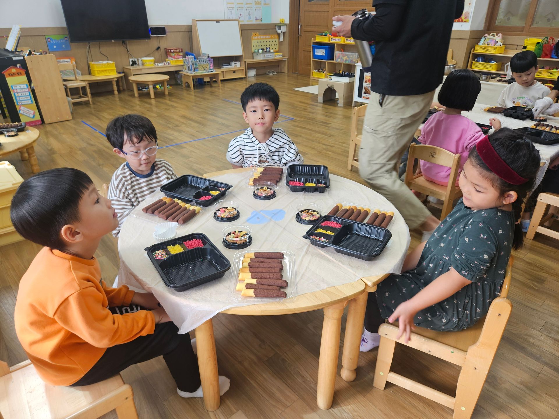 진해신항초등학교병설유치원, 찾아오는 놀이체험 쌀빵 막대과자 만들기! - 관련이미지3