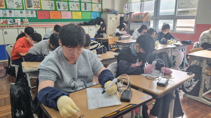 호암초, 6학년 대상 찾아오는 진로·직업 체험교실 운영 하루 동안 전문가 되어보기 - 관련이미지2