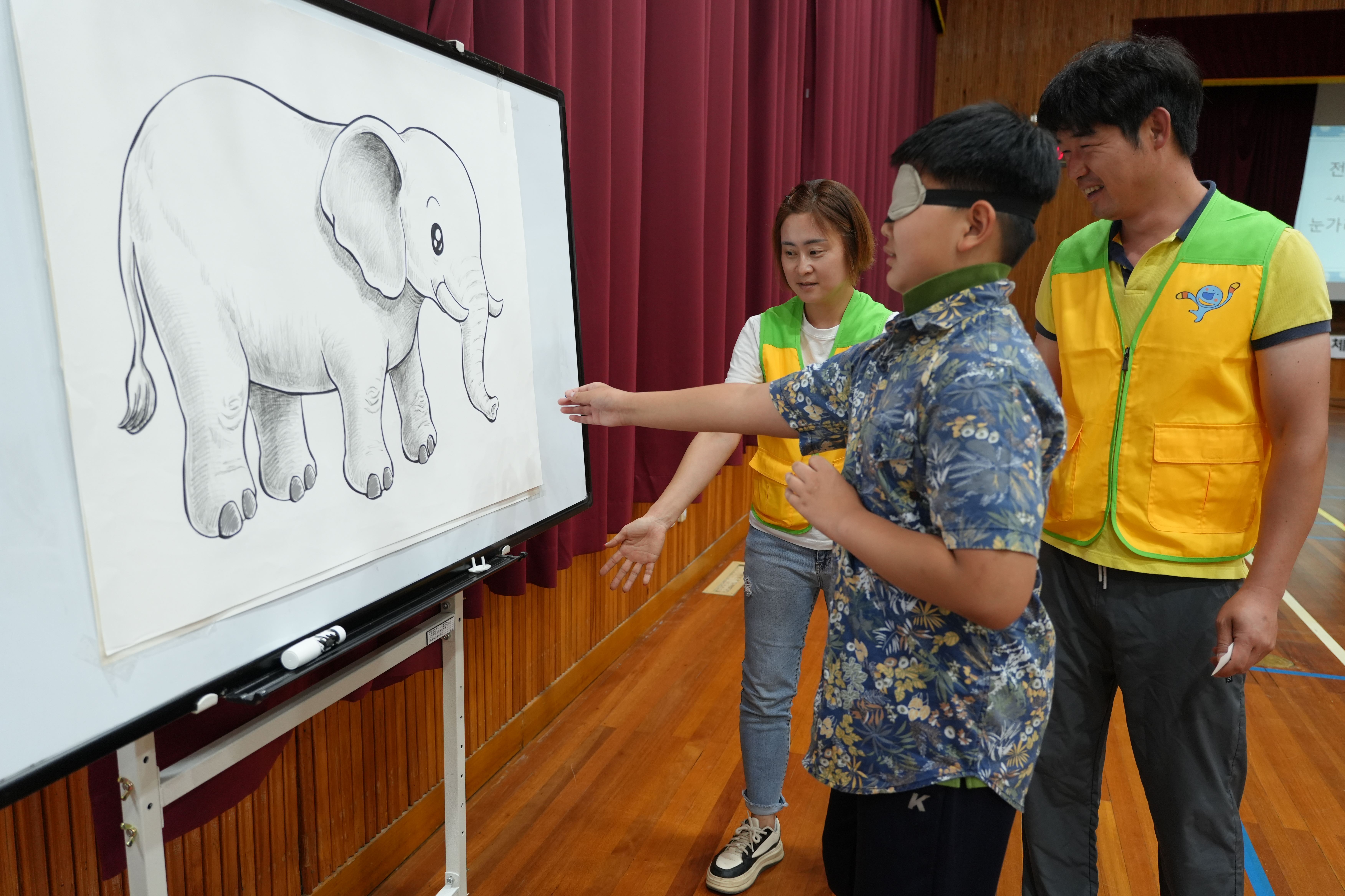 다름을 이해하고, 함께 어울리는 시간 - 초동초, 교육공동체가 함께하는 다양한 문화 체험의 날 운영 - - 관련이미지2