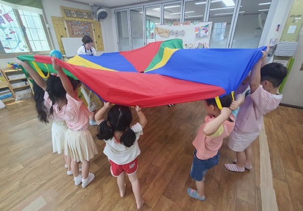 마산도서관, 유보통합 연계 '찾아가는 북버스 책놀이 여행' 운영 - 관련이미지1