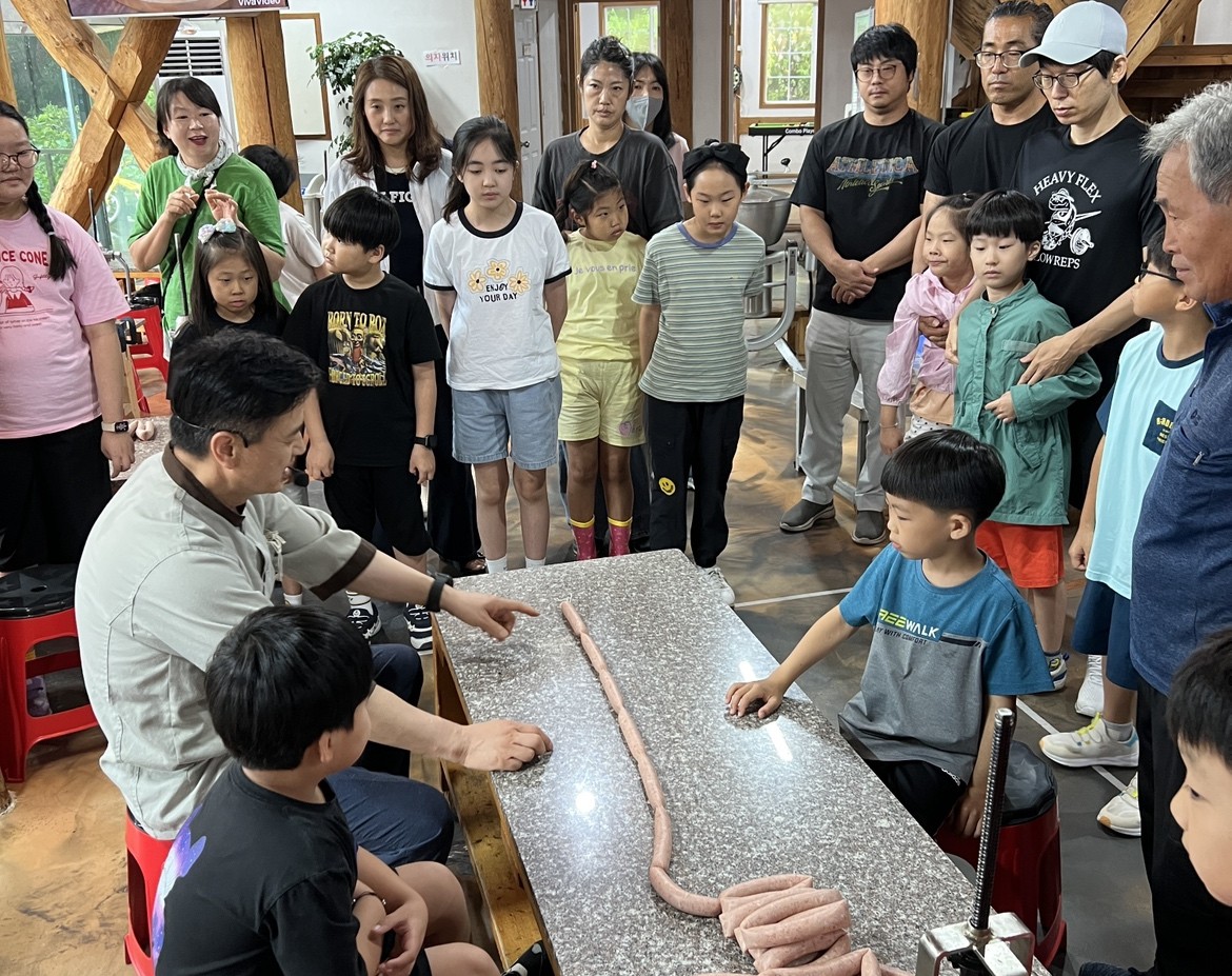 밀양교육지원청, 초등 가족 여행 “가족애(愛)발견” 운영 - 관련이미지1