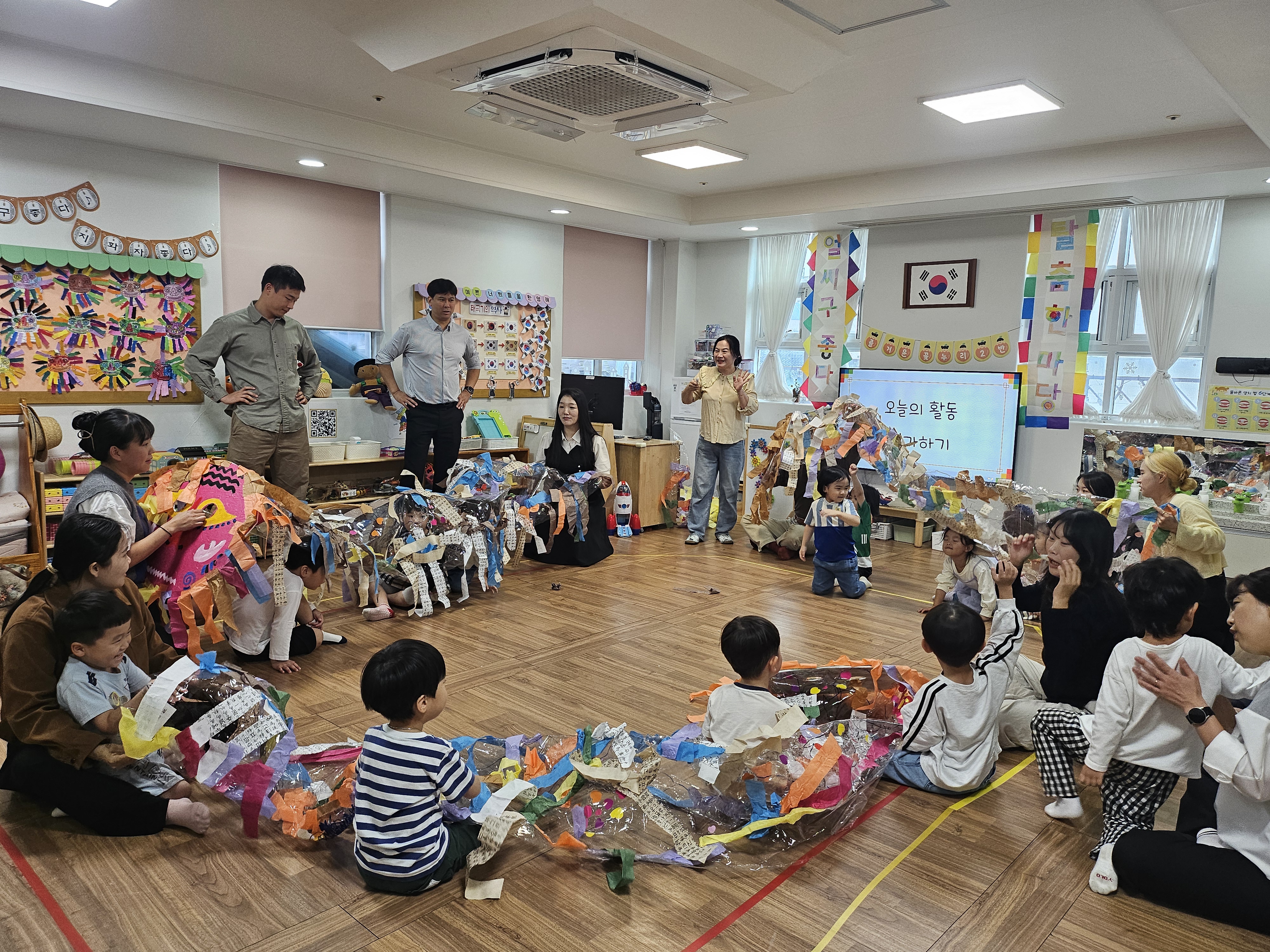 해원꽃숲유치원 "놀이로 이루어진 소통, 학부모와 함께하는 행복한 수업" - 관련이미지1