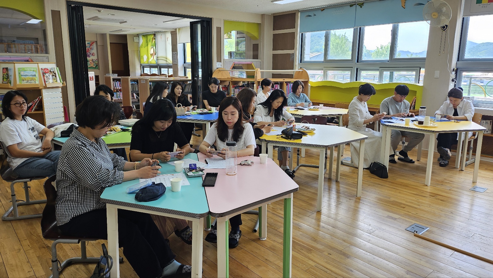 “우리의 맘을 두드리다.” 진성초, 문화예술 힐링 및 예술 감성체험 학부모 연수 실시 - 관련이미지2