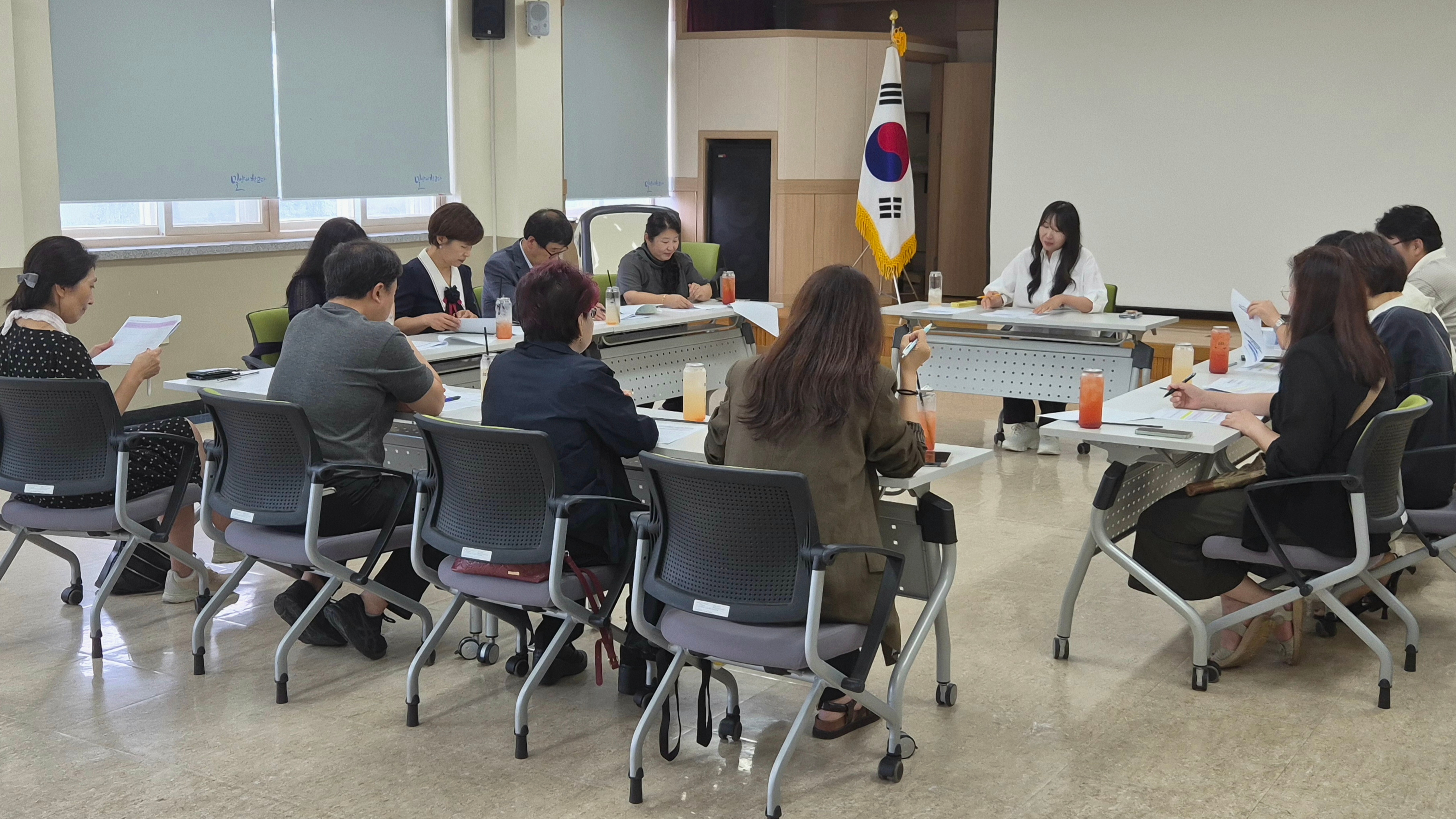밀양교육지원청, 학교폭력대책심의위원회 전체회의 및 역량강화 교육 실시! - 관련이미지1