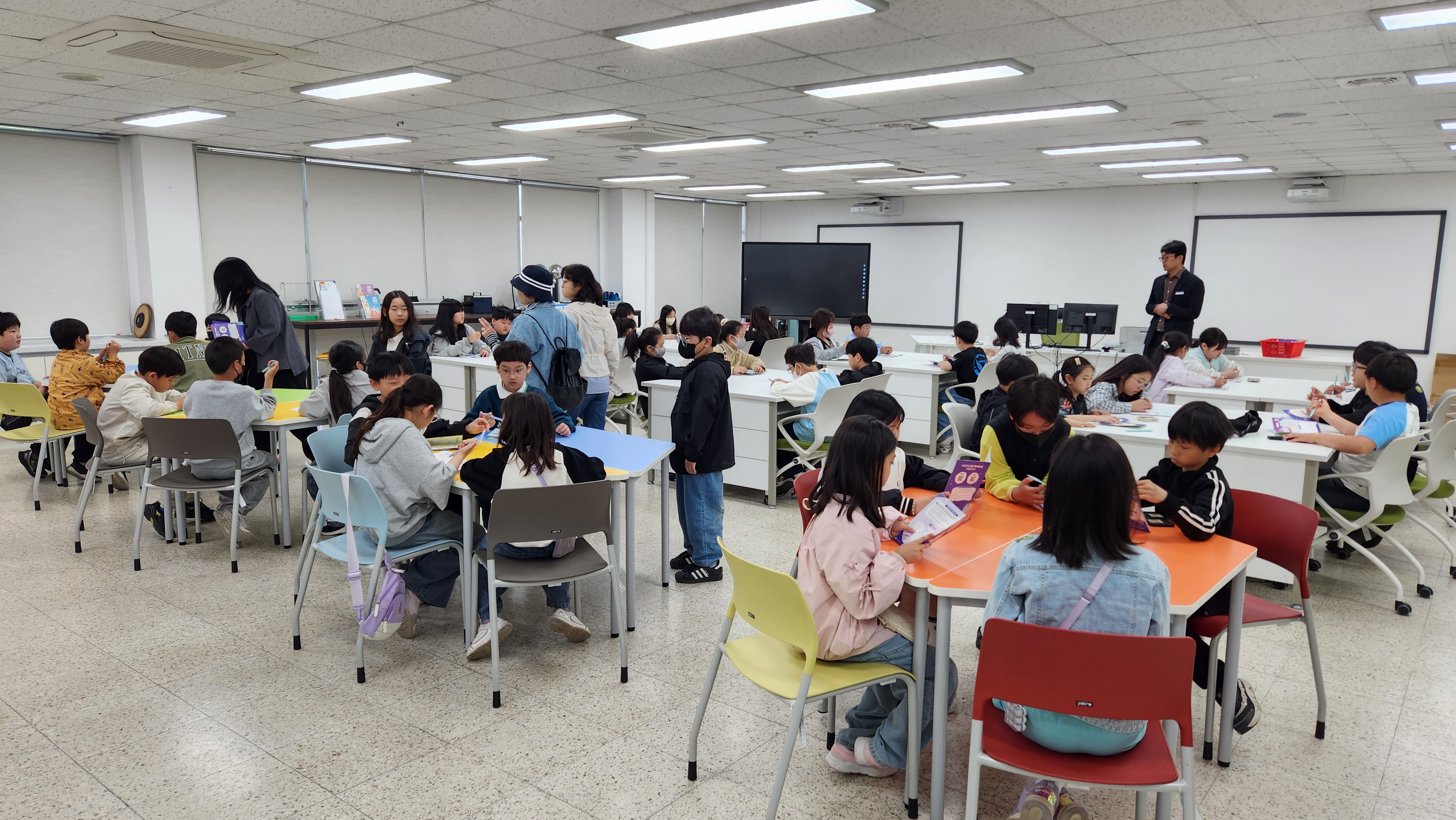 경남과학교육원, 과학톡톡! 일일과학체험교실 ‘출발’ - 관련이미지1