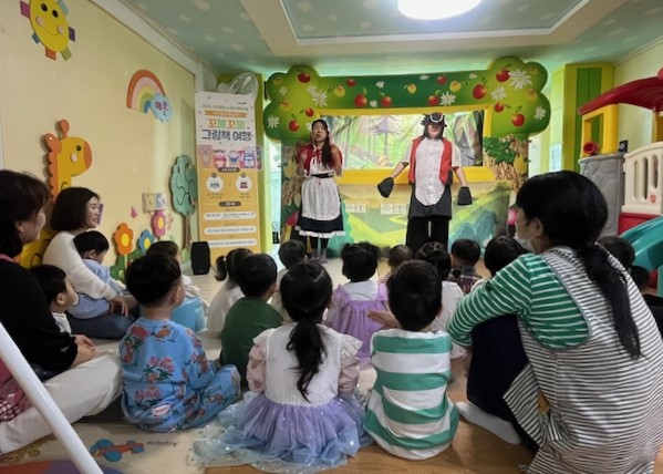 거창도서관, 교육뮤지컬 공연 성황리 종료 - 관련이미지1