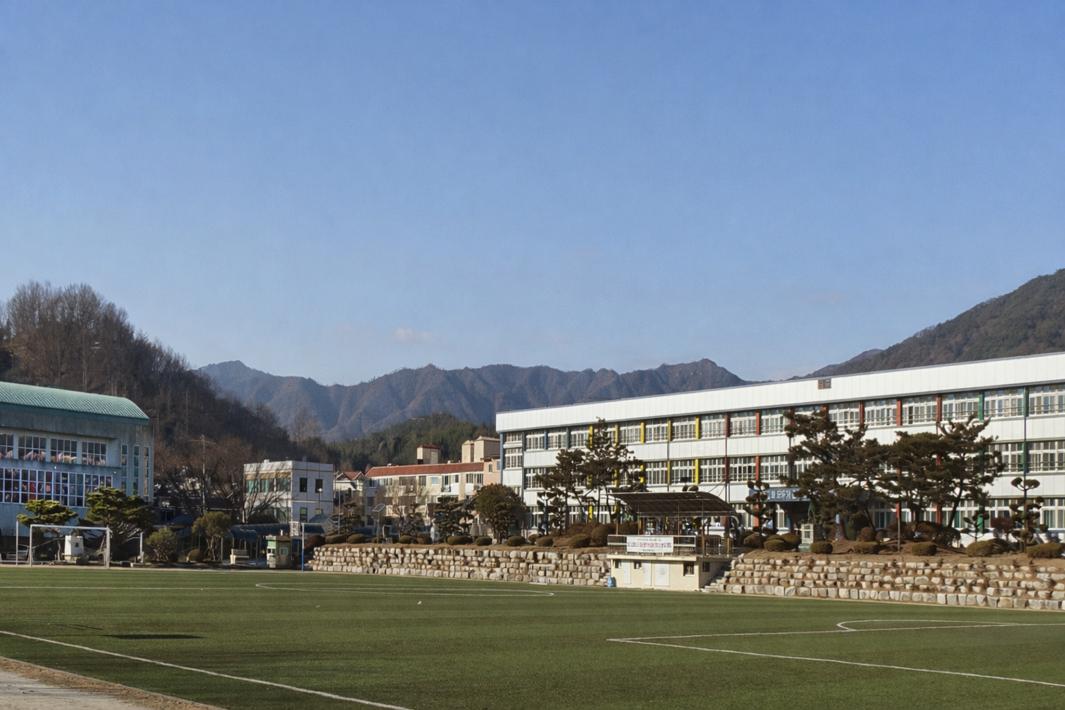 후배들의 꿈을 응원하는 장학금 기탁, 14년째 이어져 - 관련이미지1