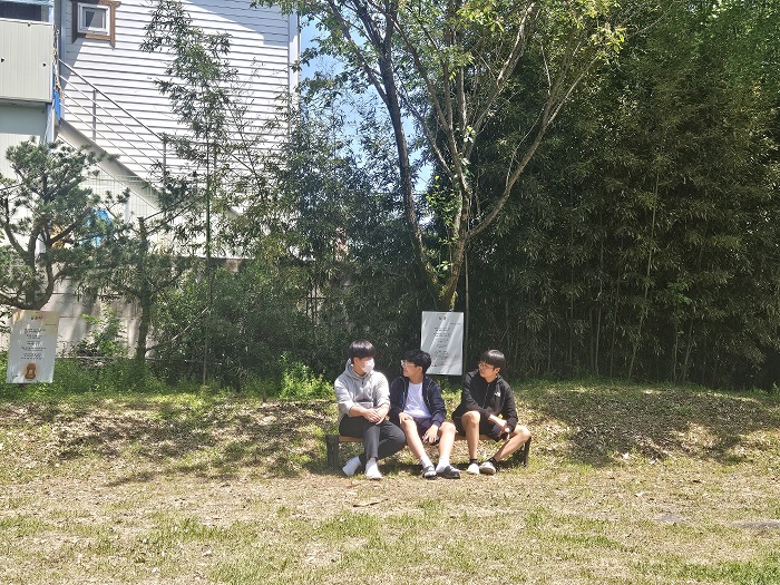 창녕 영산중학교 시화전 <영산 시숲> - 학생 참여로 탄생한 34편의 시, 숲을 이루다 - - 관련이미지3