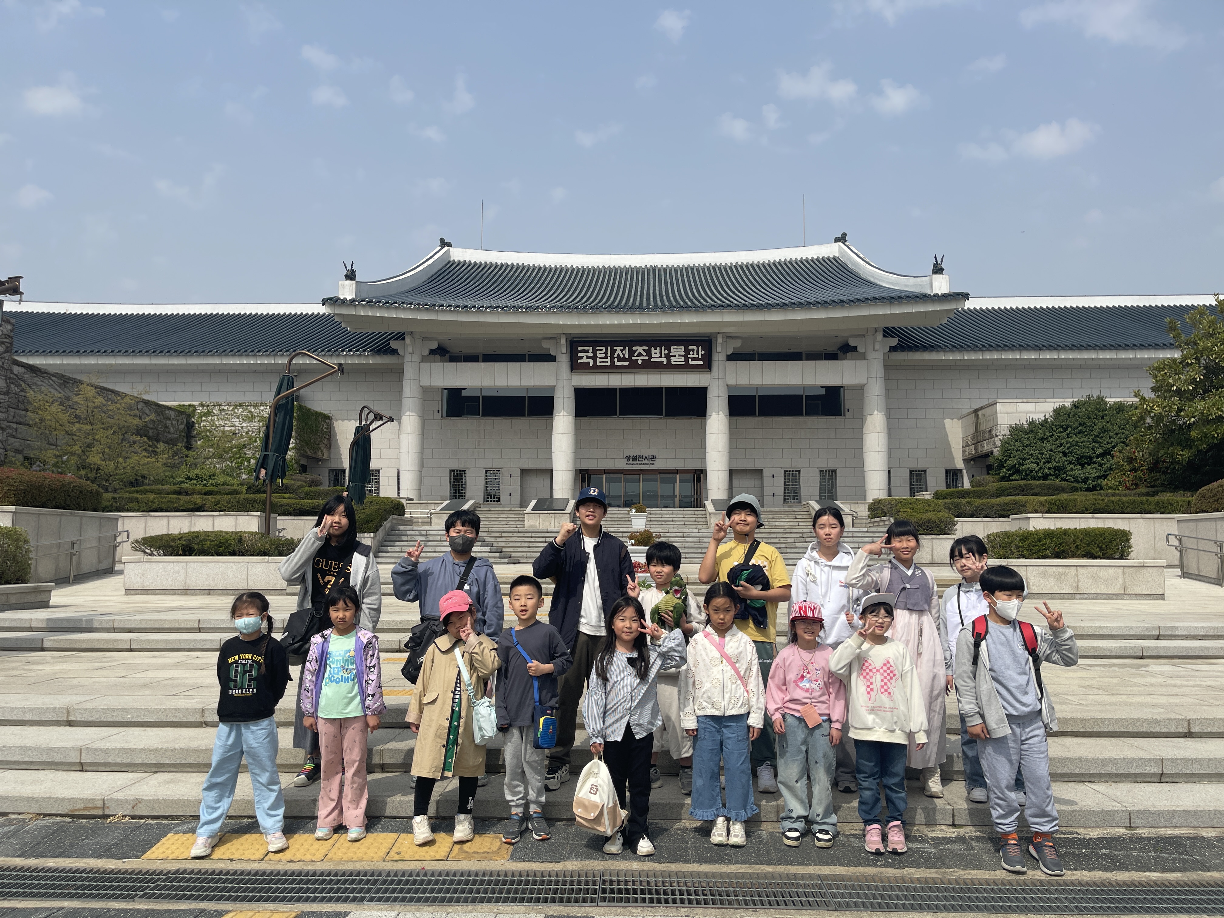 서하초, ‘역사와 문화를 깊이 있게 만나는 봄 현장체험학습’ 실시 - 관련이미지1
