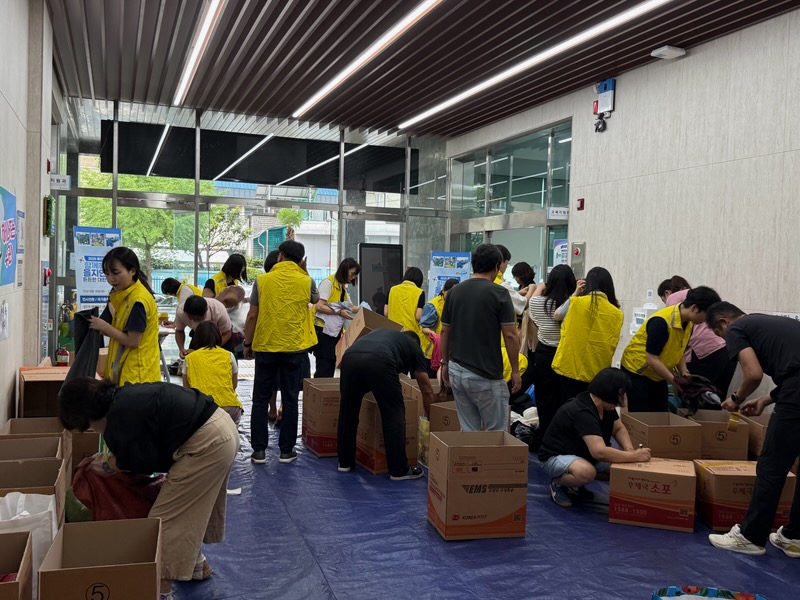 남해교육지원청, 학교청렴봉사단과 함께하는 청렴 옷캔 단체 봉사활동 실시 - 관련이미지2