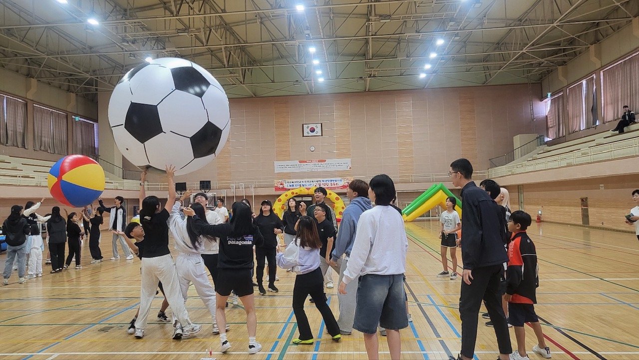 진주교육지원청, 학생맞춤통합지원 멘토-멘티 가을명랑운동회 개최 - 관련이미지2