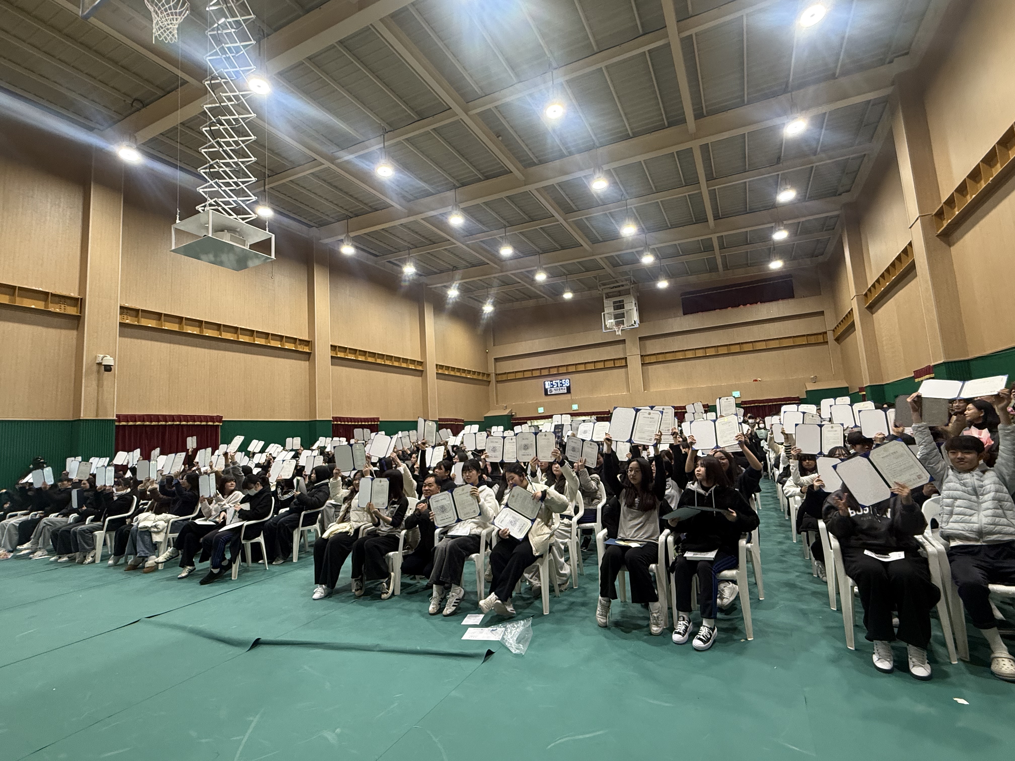 개운중 제73회 졸업식, '저마다의 빛깔로 채우는 삶' - 관련이미지1