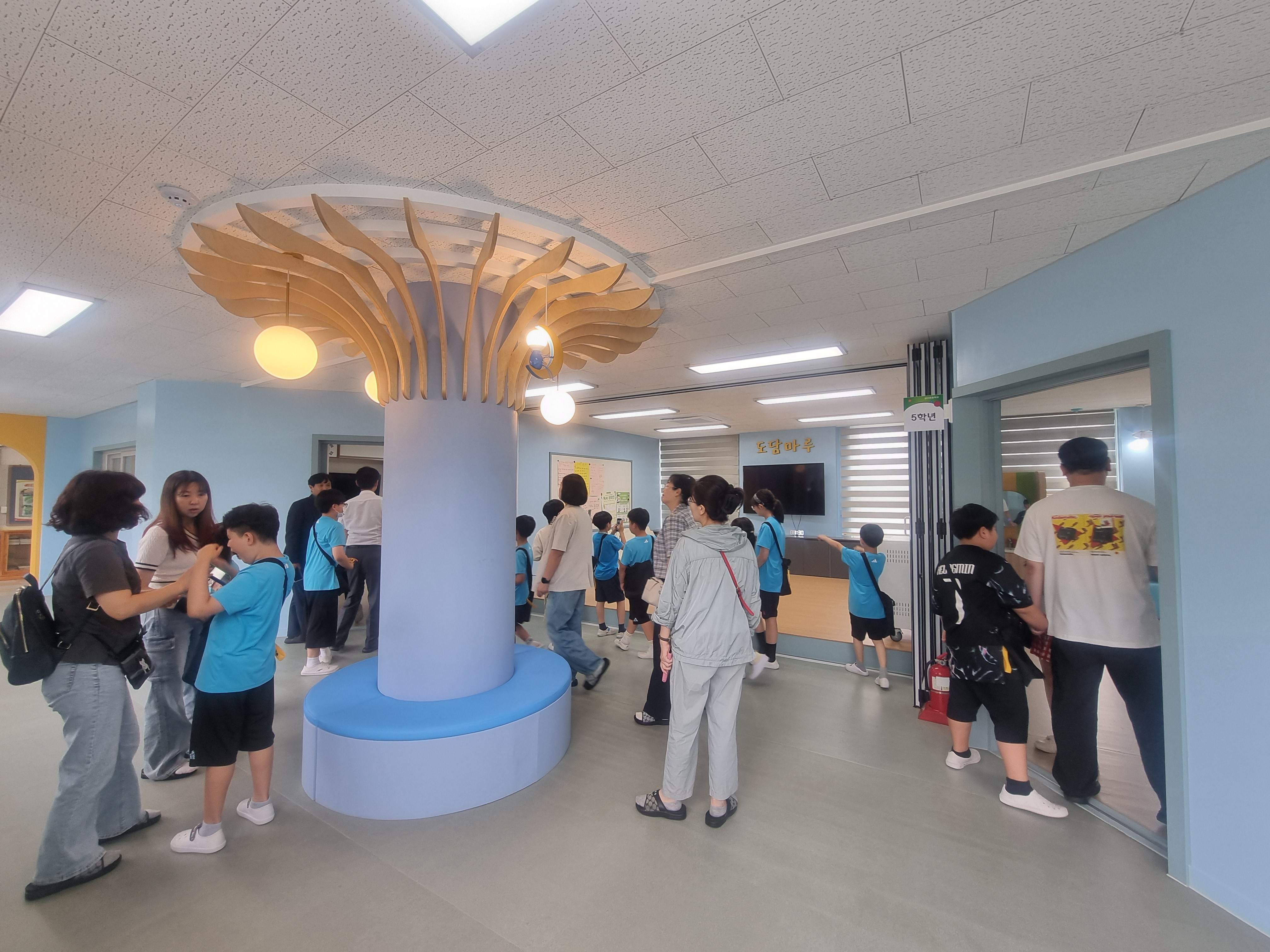 이방초등학교 '학교공간혁신 인사이트 투어' 실시 - 관련이미지3