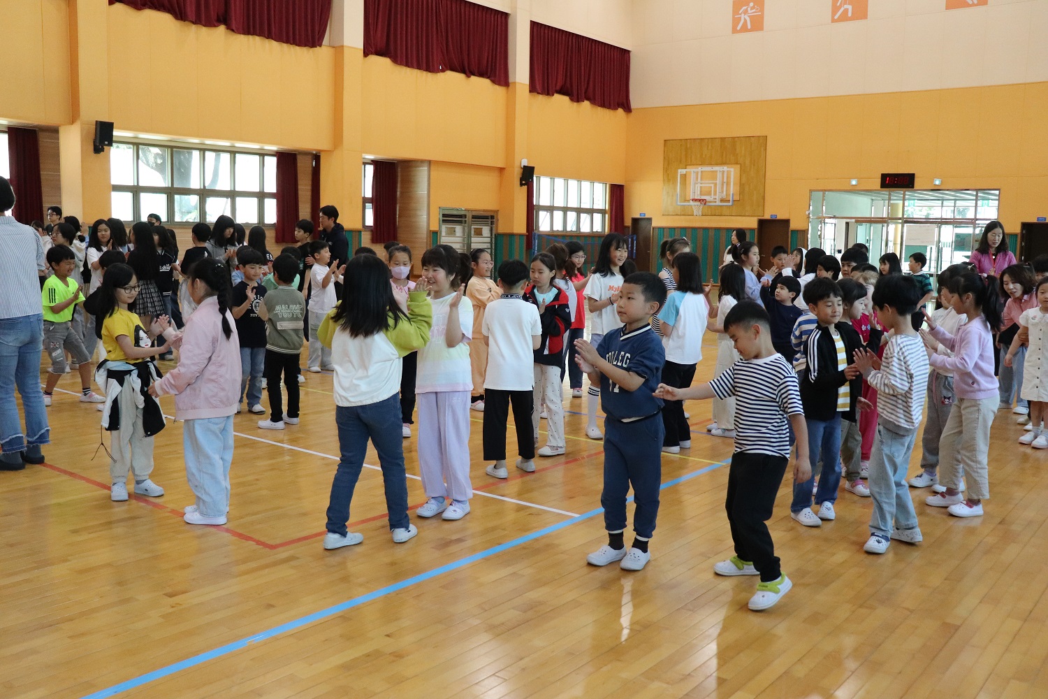 '교실에서 찾은 희망' 플래시몹 참여 모습.jpg