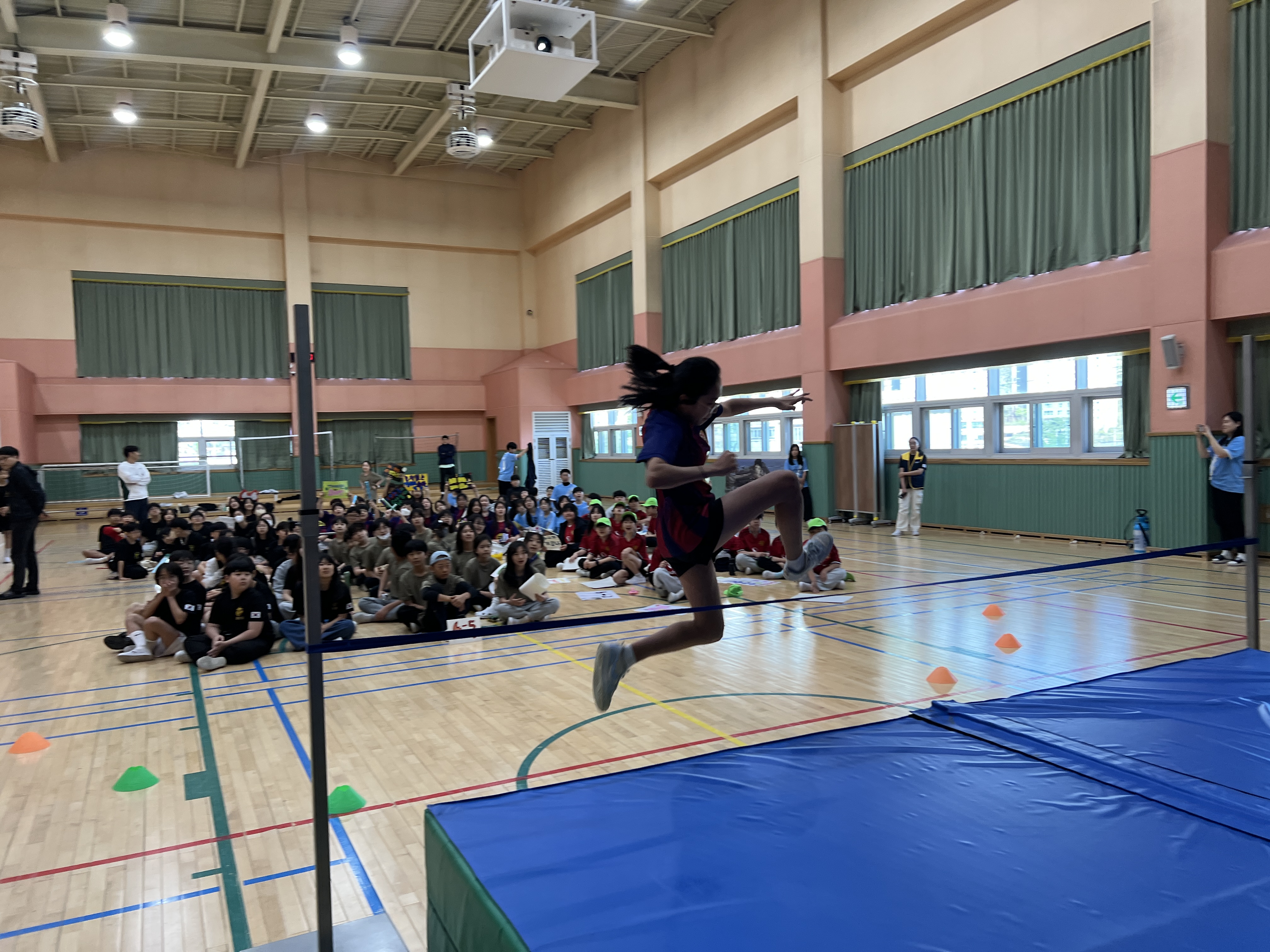 거제양정초,‘함께하는 질주’2026학년도 교내육상대회 성황리 개최  (건강과 인성을 함께 기르는 체육 축제, 종목별 대회신기록 쏟아져) - 관련이미지4
