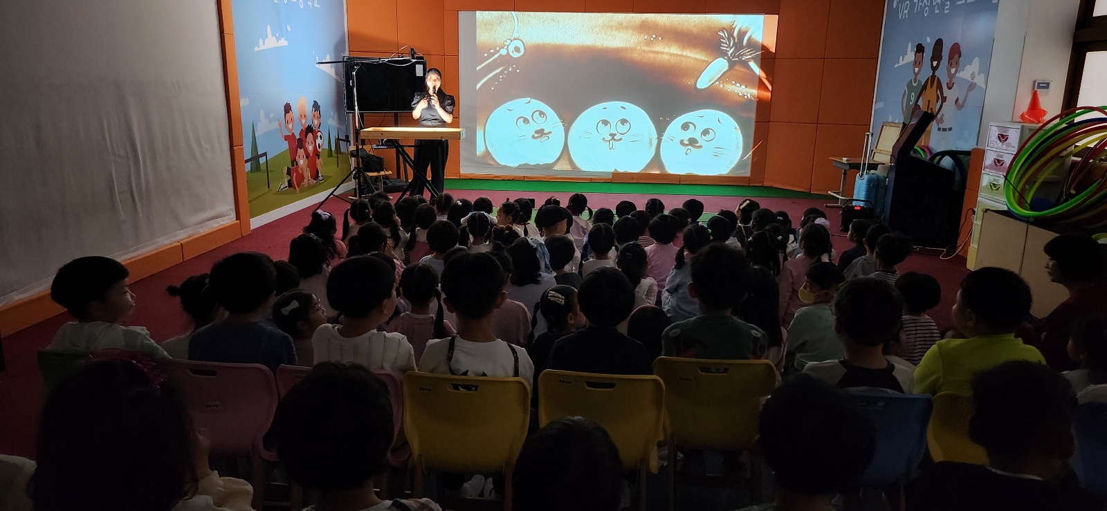 월영초병설유, 빛과 모래로 그리는 세상-유초이음 샌드아트 공연 및 체험 개최 - 관련이미지2