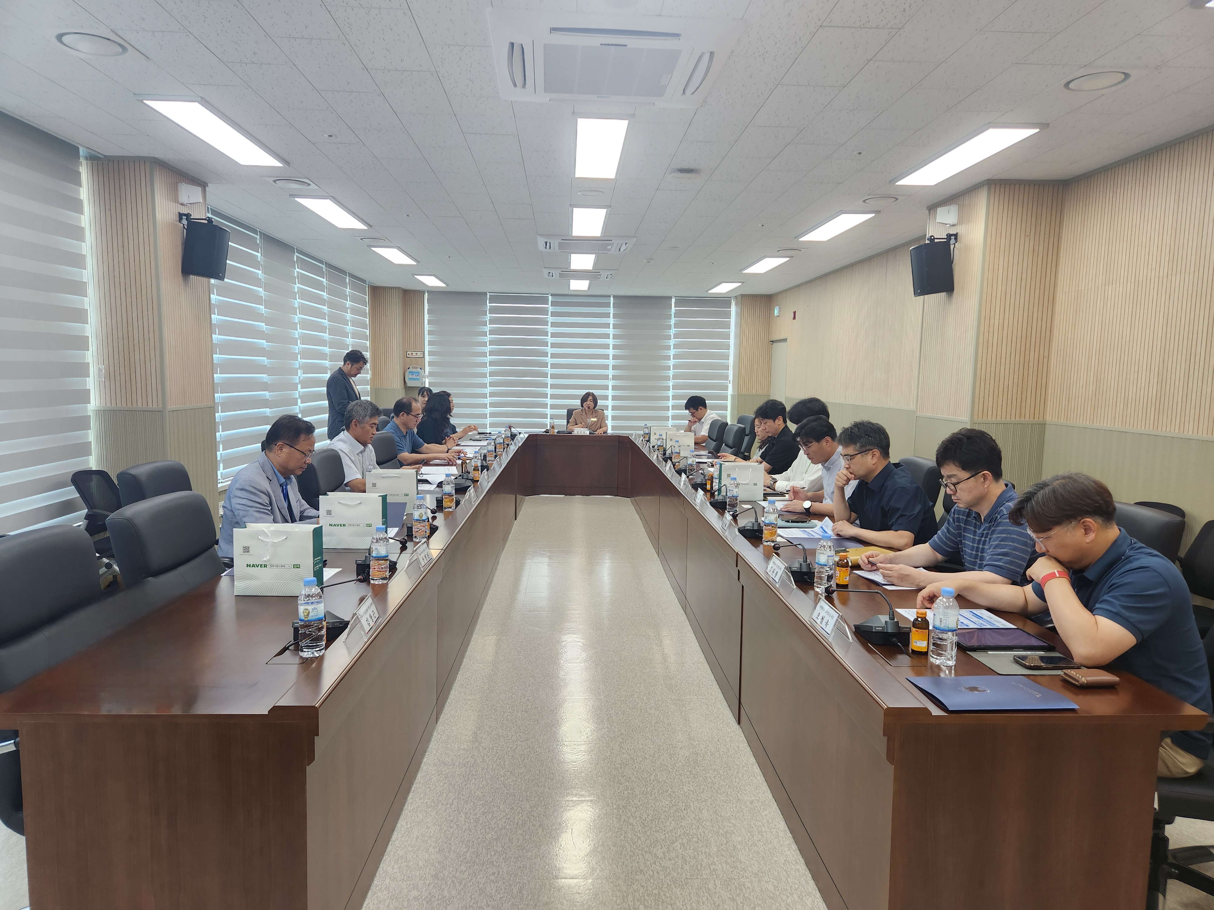 진주교육지원청, 교육혁신선도지역 공모 준비에 박차 - 공공기관 협력 사업 공유 및 교육혁신선도지역 모델 구축 방향 모색- - 관련이미지1