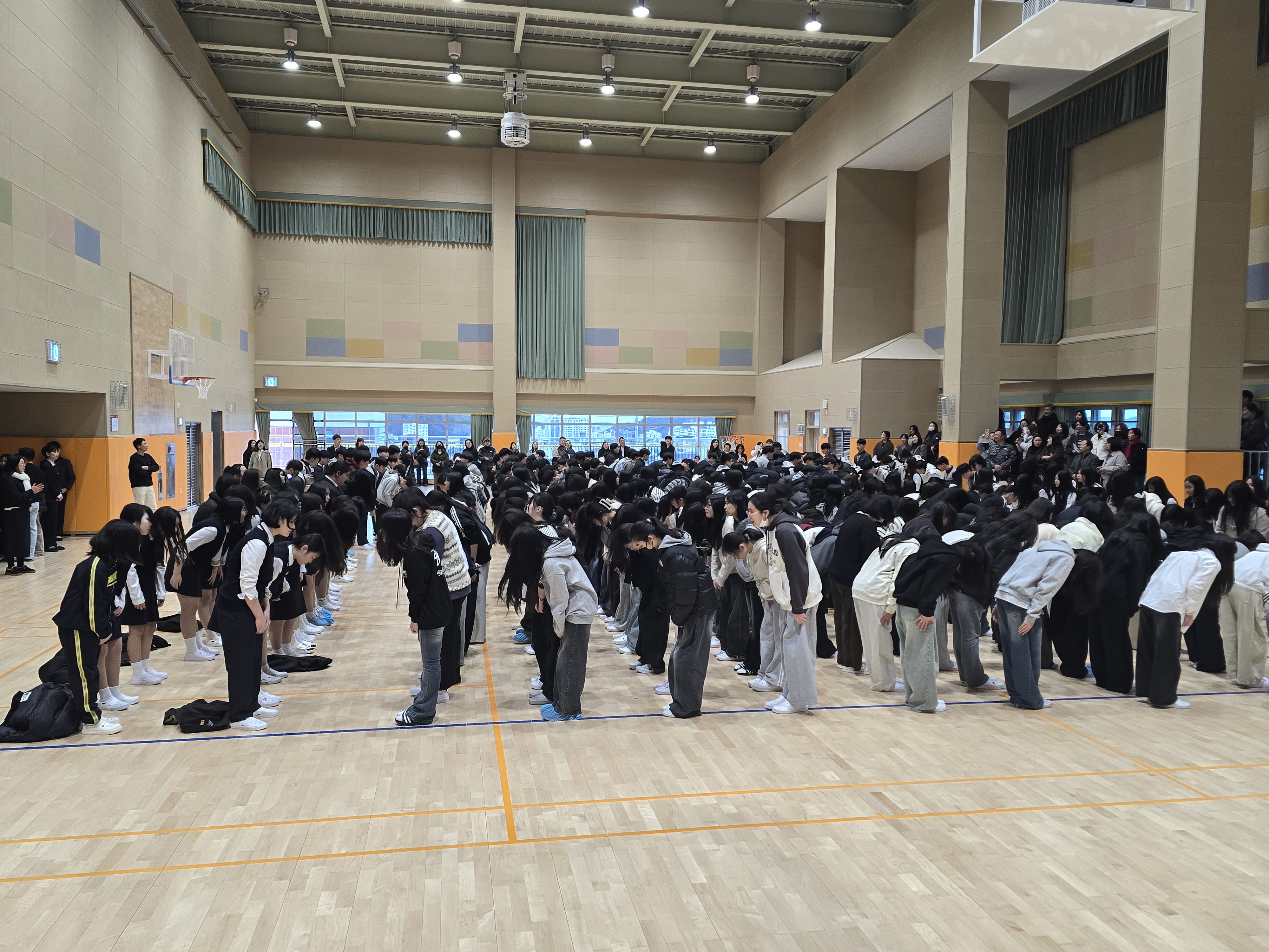 진해중학교, 제1회 신입생 입학식 및 개학식 개최 - 관련이미지2