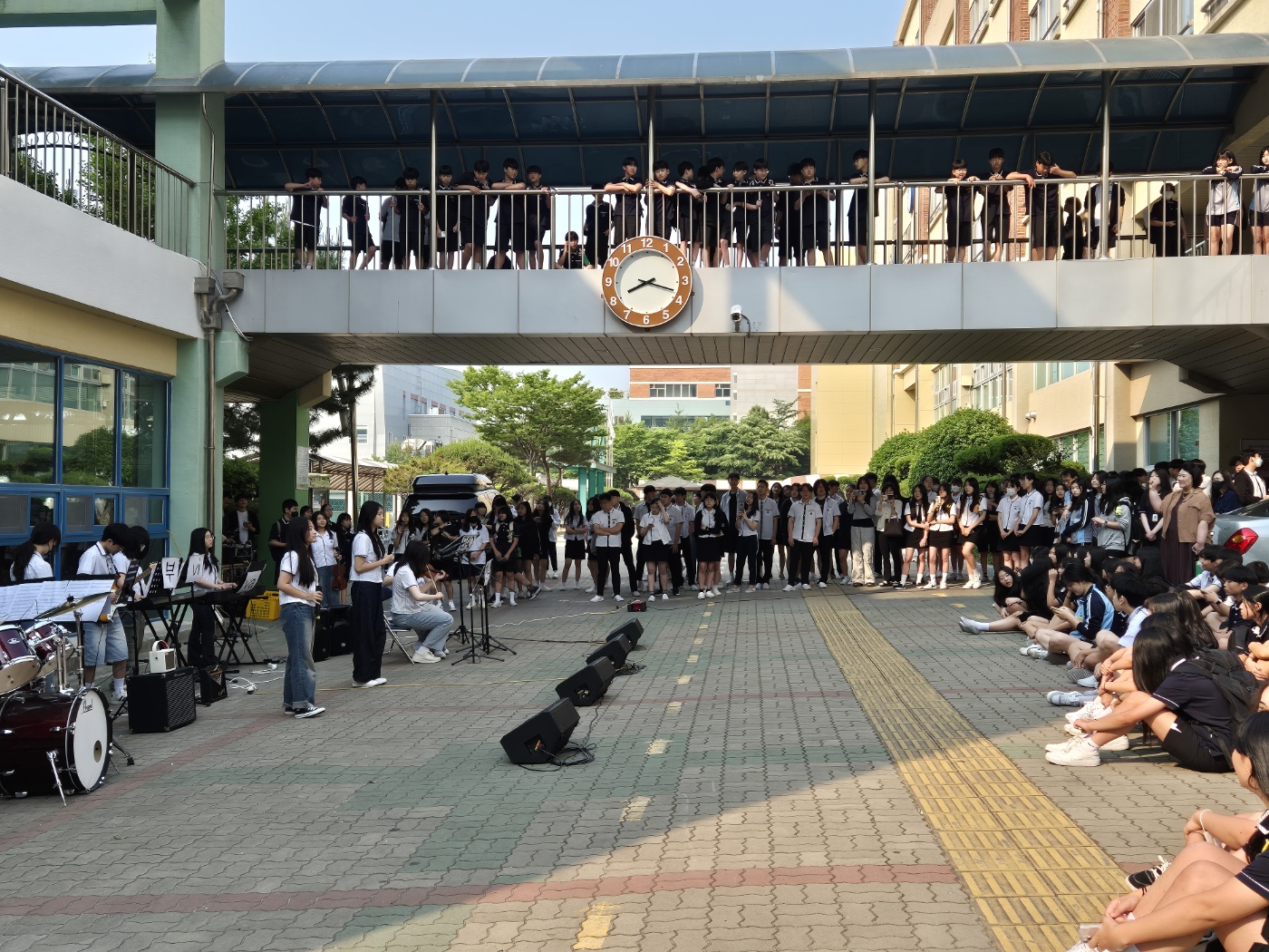 범어중학교, ‘등굣길 행복 음악회’로 행복한 아침 열어 - 관련이미지1