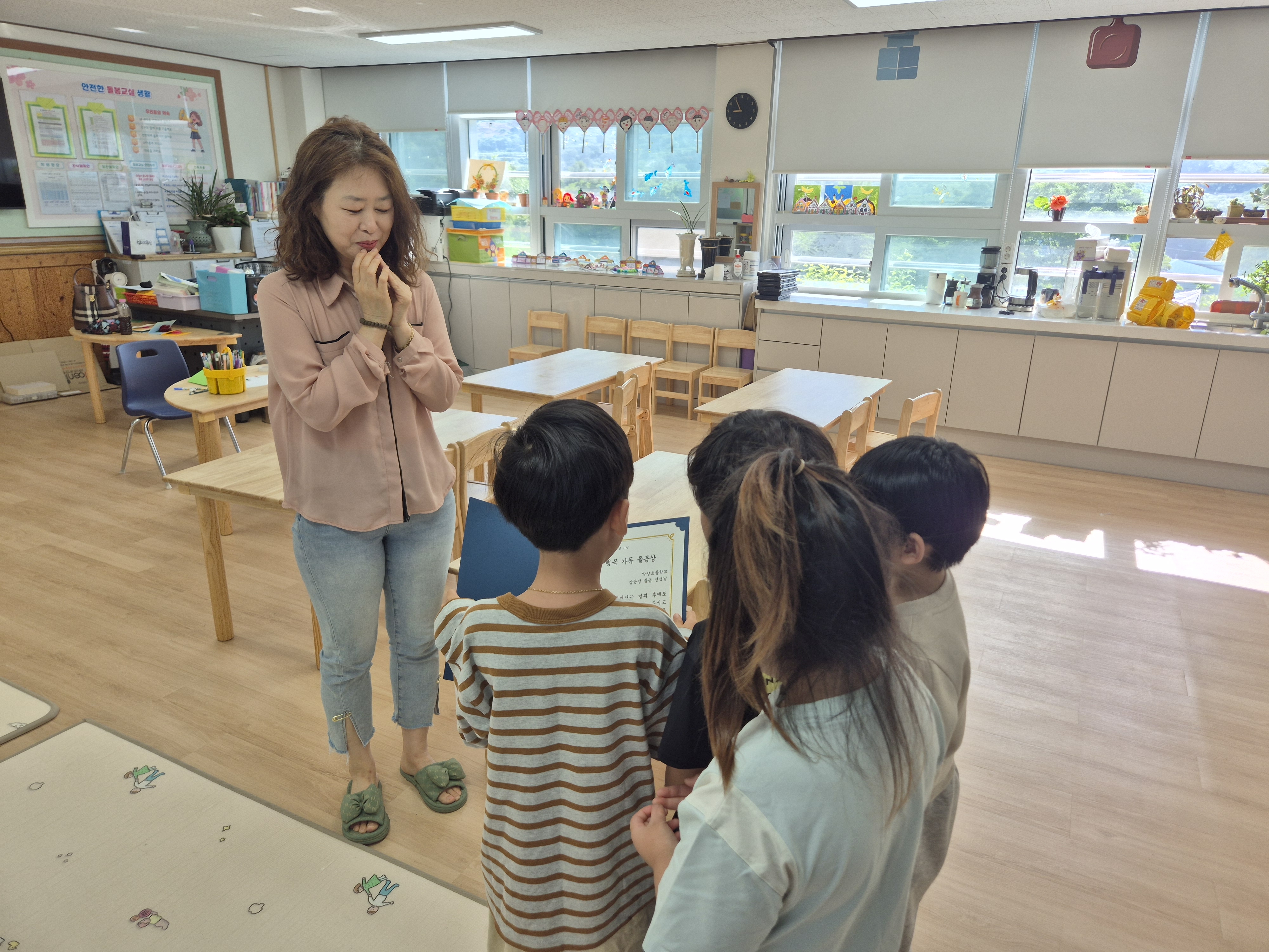 악양초, “선생님, 고맙습니다!” 악양초 학생자치회, 스승의 날 맞이 ‘진심 배달 대작전’  - 관련이미지1