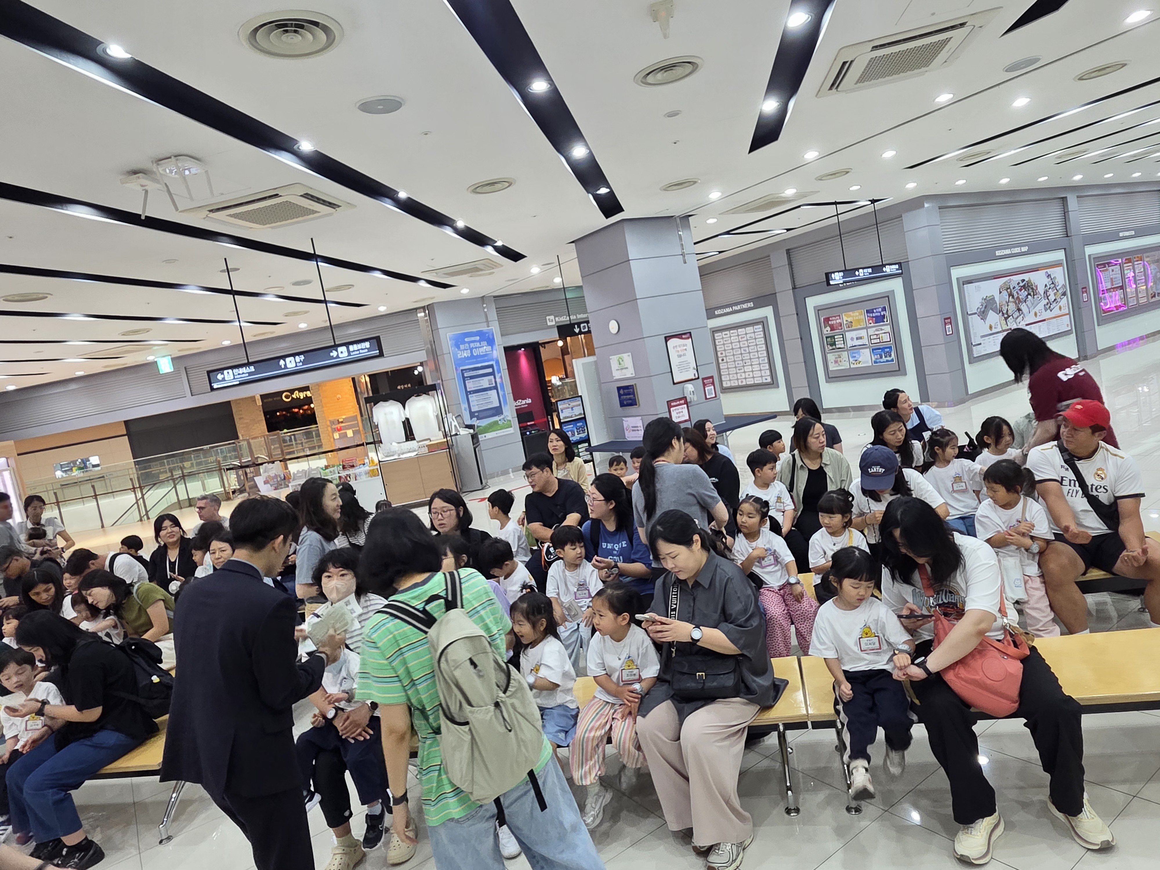 성산초등학교병설유치원, 학부모와 함께하는 키자니아 진로 체험 운영 - 관련이미지1