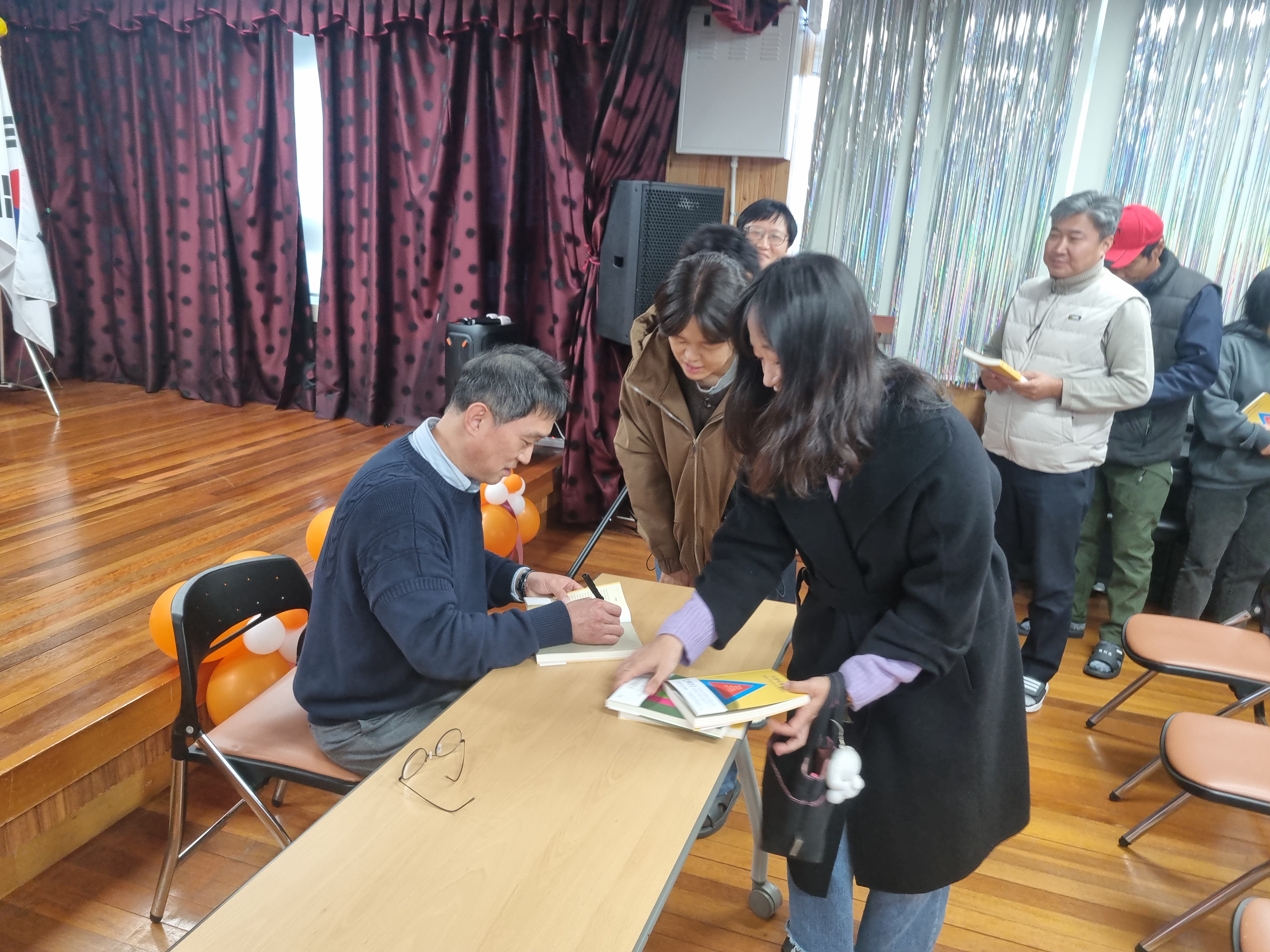 욕지초, 고명환 작가 초청 학부모 인문학콘서트 연수 개최 - 관련이미지3