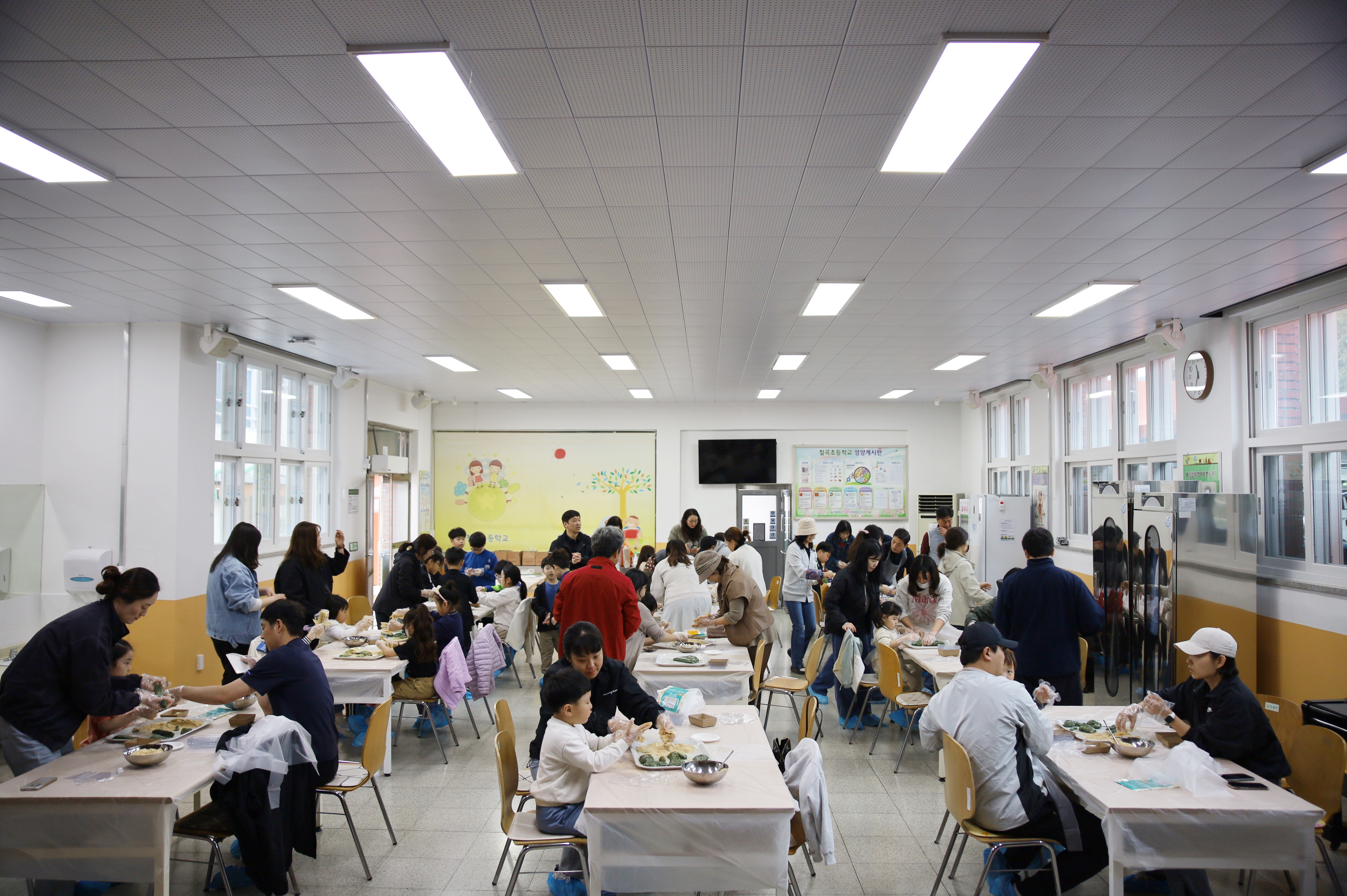 칠곡초, 유치원 연계 ‘행복나눔 텃밭’ 분양 행사 성황리 개최 - 관련이미지2