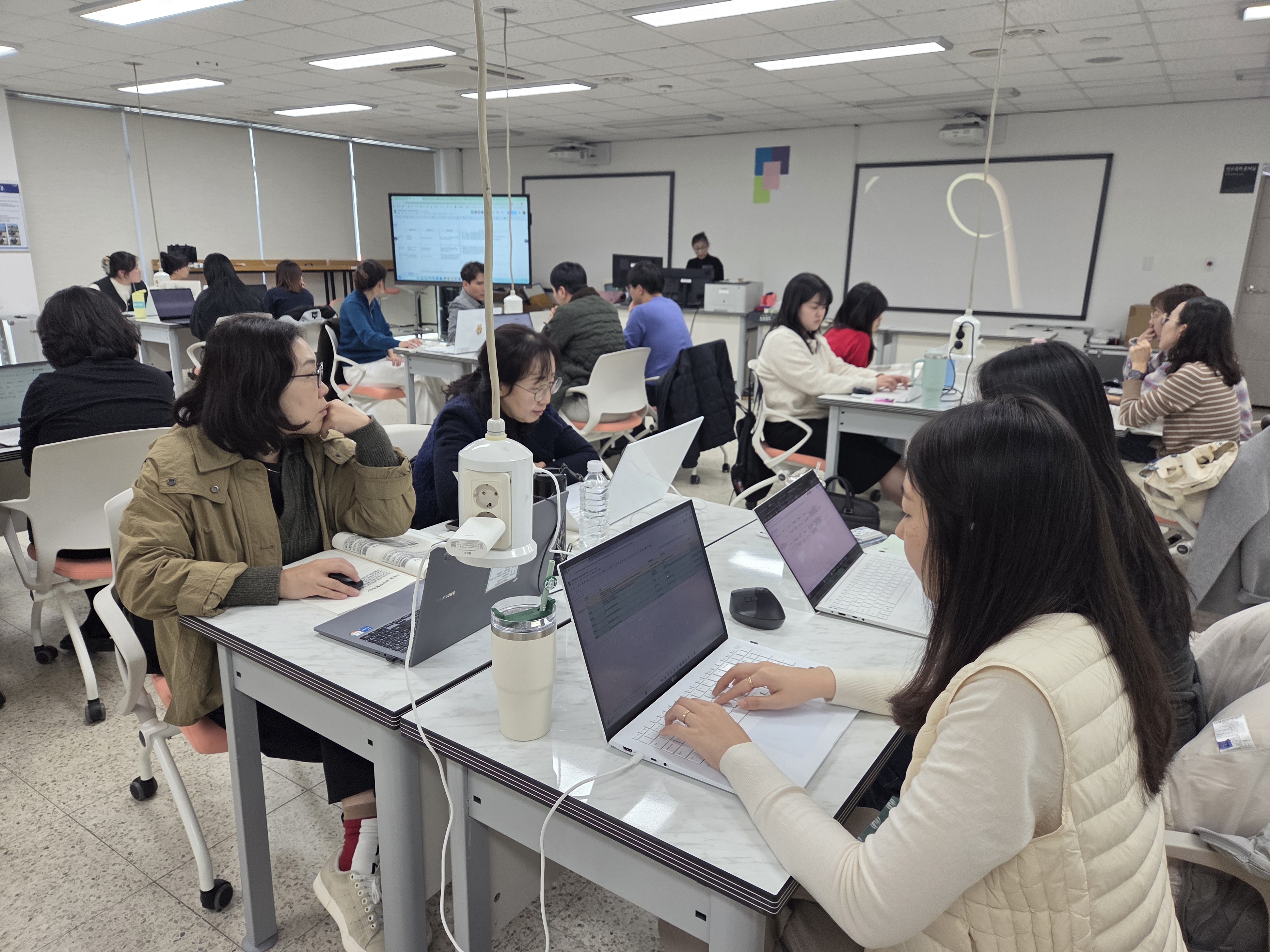 경남과학교육원, 미래 역량 키우는 수행평가 연수 ‘성황’ - 관련이미지1