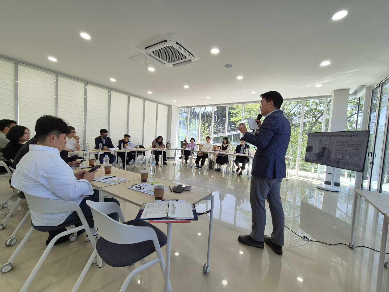 남해교육지원청, ‘복합·위기 학생의 촘촘한 지원’을 위한 학생맞춤통합지원 학교 담당자 역량 강화 연수 개최 - 관련이미지1