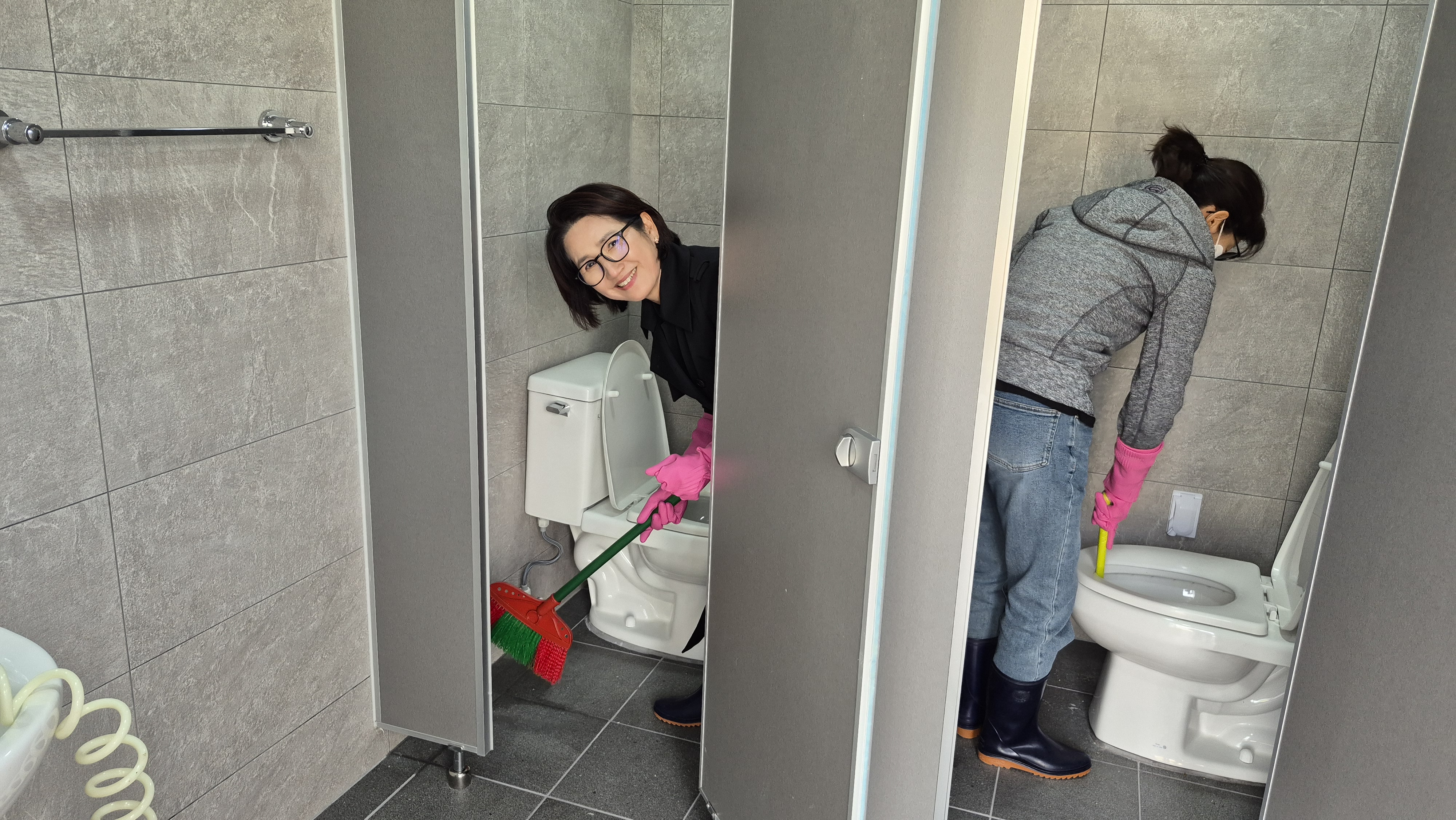 밀양교육지원청,  ‘미리미회’회원 ‘오순절평화의 마을’서 봉사활동 실시  - 관련이미지2