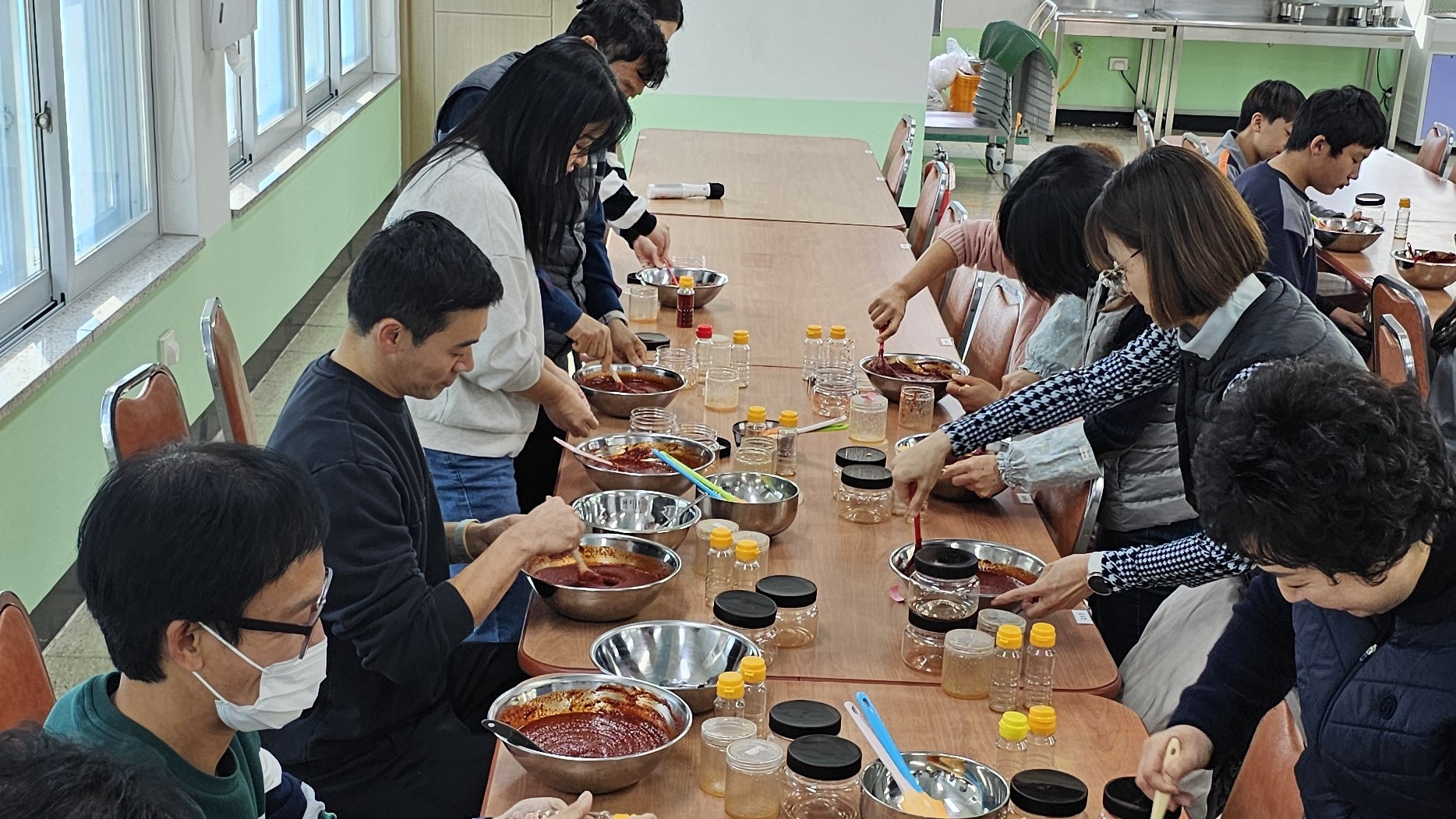 생림중학교, 지역 사회와 교육공동체가 함께 하는 전통 고추장 담그기 - 관련이미지5
