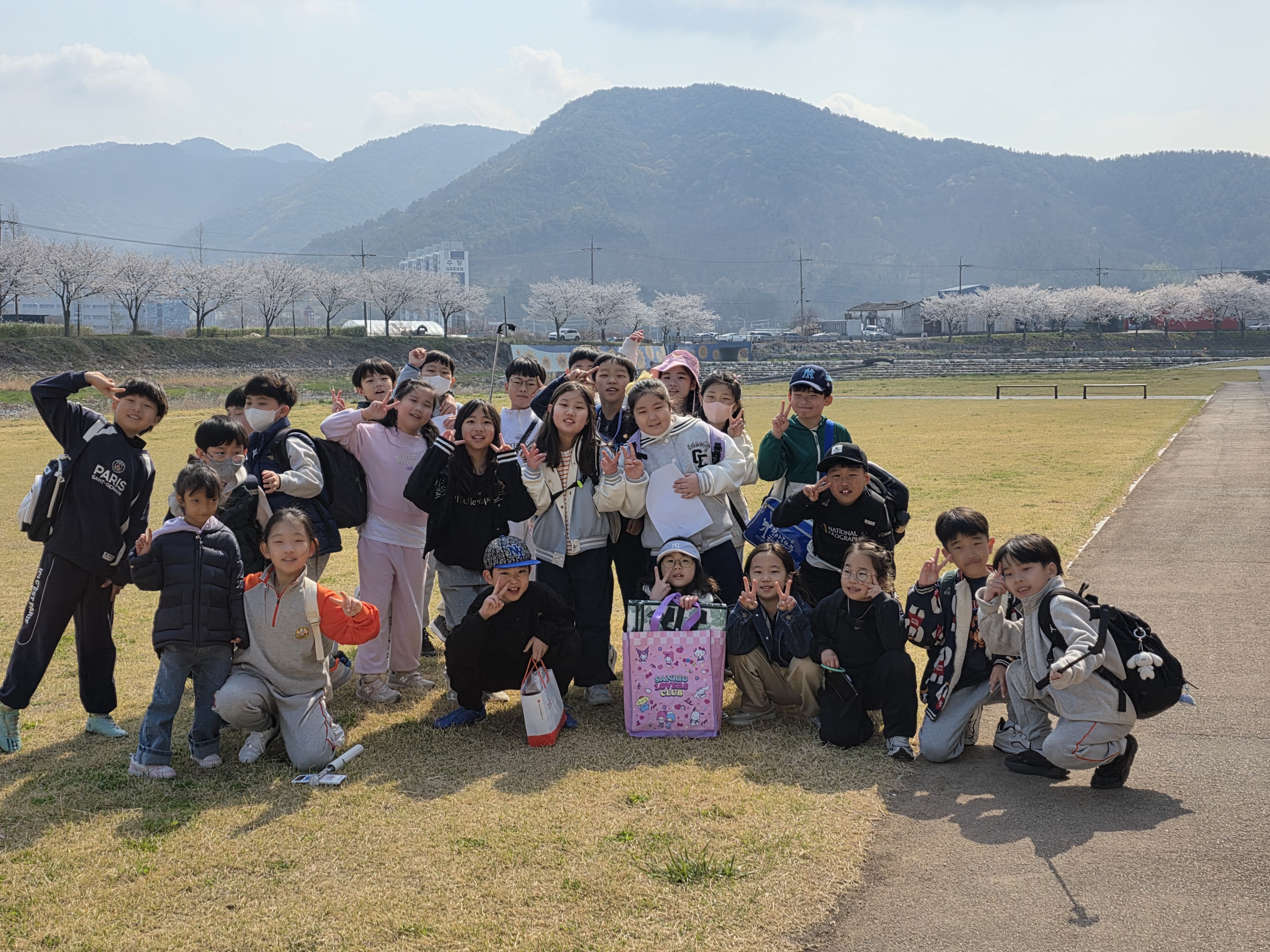 호암초, 친구들과 함께 광려천 나들이 가요! - 관련이미지1