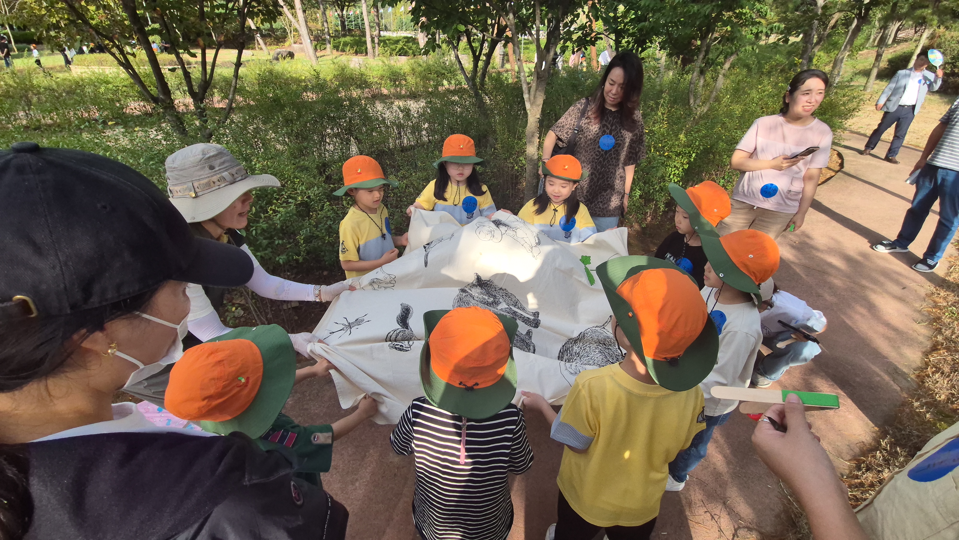 2025학년도 밀양유치원 '가족과 함께하는 생태체험활동' 성황리에 개최 - 관련이미지2