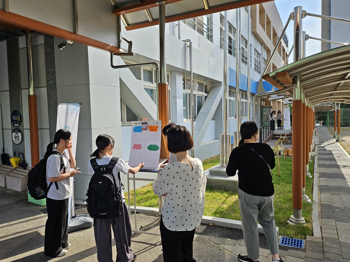 샛별중학교, 2025. 학교폭력예방 캠페인 학부모회 아침맞이 행사 실시 - 관련이미지2