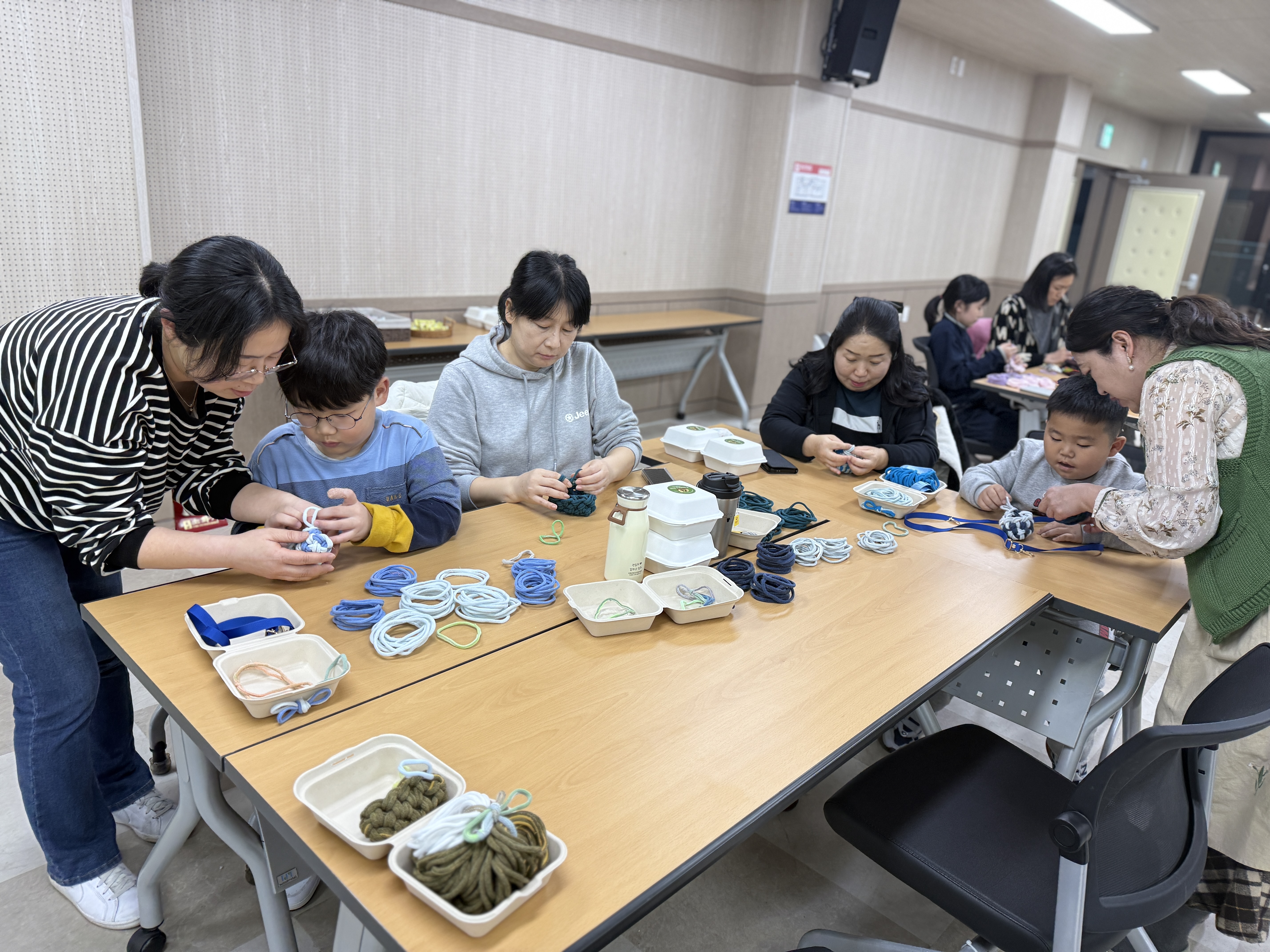 의령교육지원청 환경교육 특구, 「에코 패밀리 업사이클링 교실」운영 - 관련이미지4