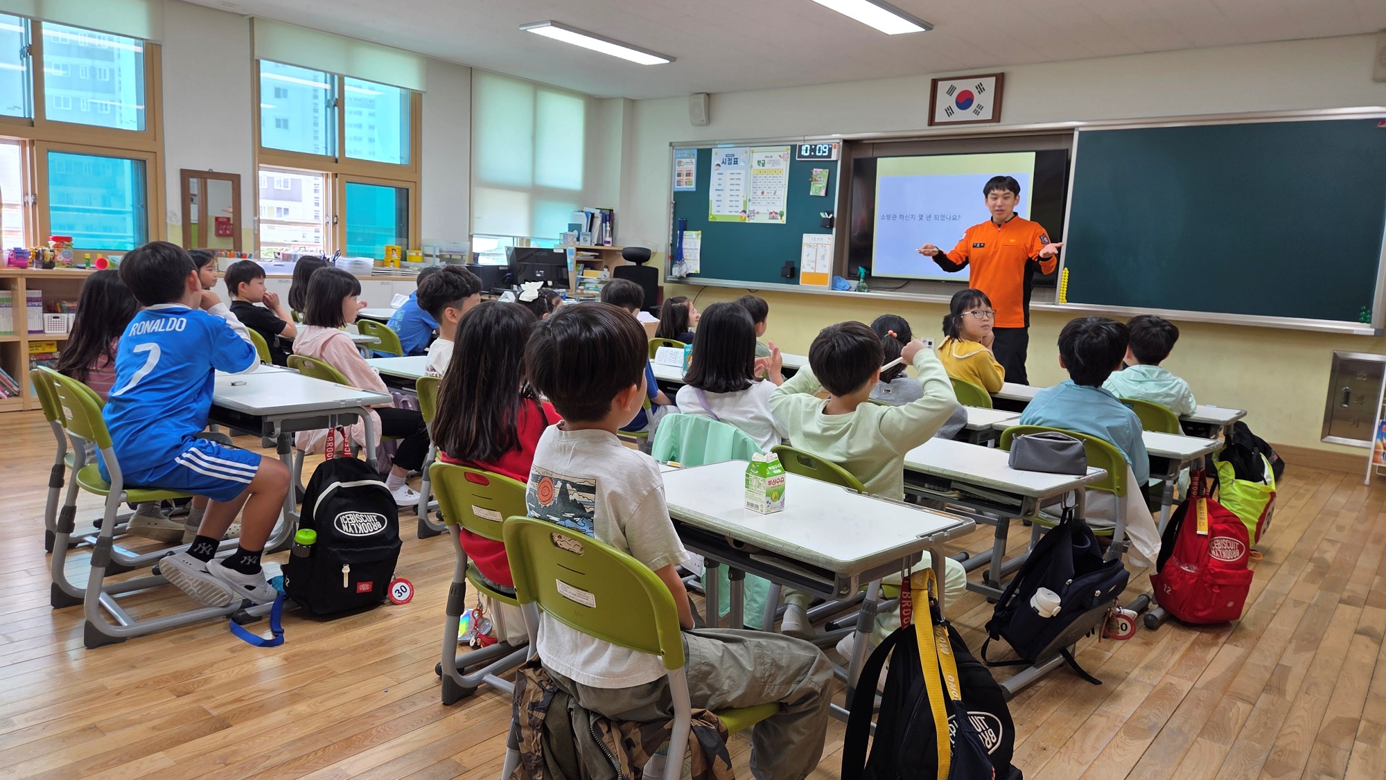 예하초, 봄 장미학교 장밋빛 진로체험데이 운영 - 관련이미지2