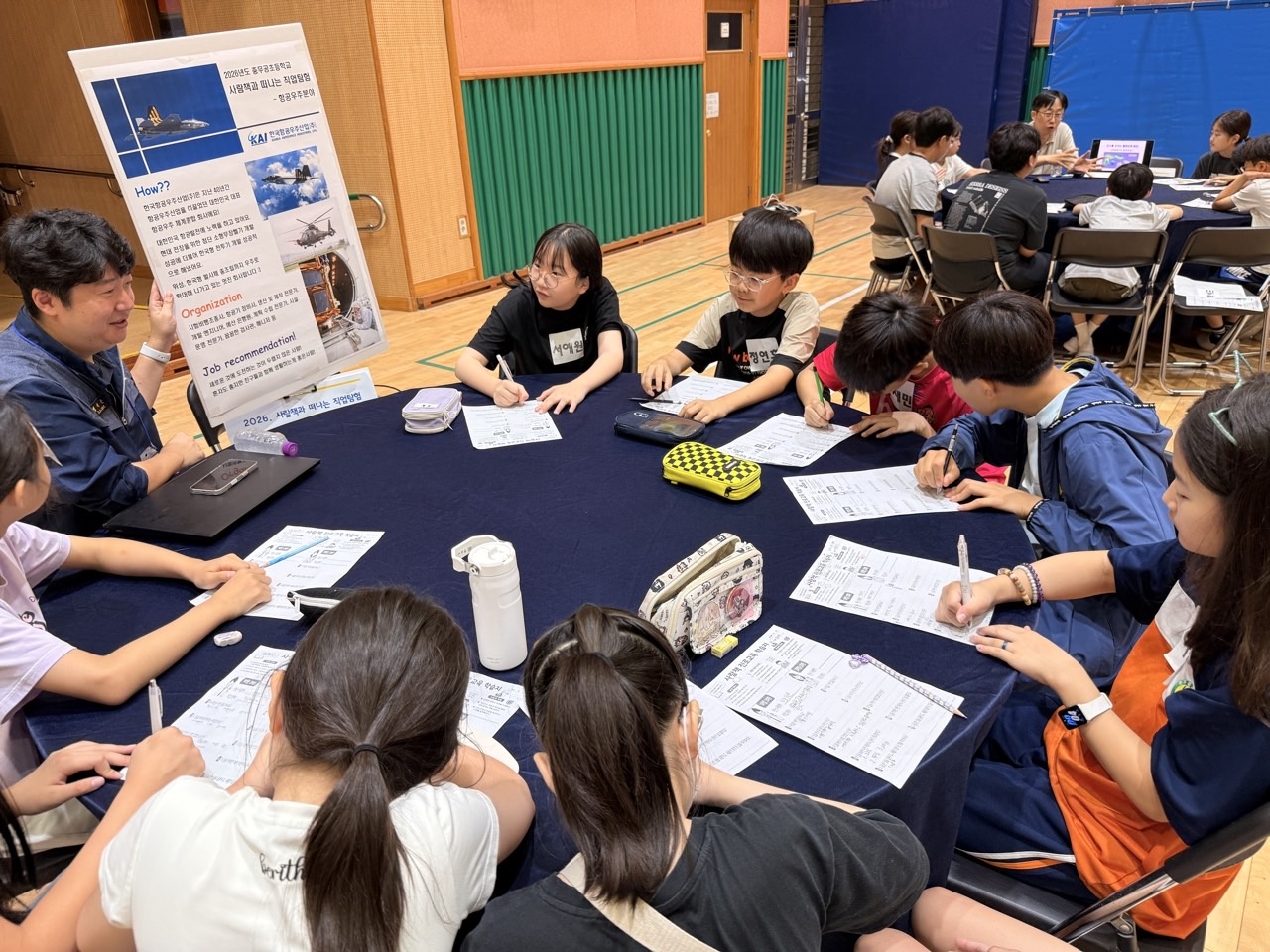 충무공초 학부모회, ‘사람책과 떠나는 직업탐험’으로 생생한 진로 교육 선사 - 관련이미지2