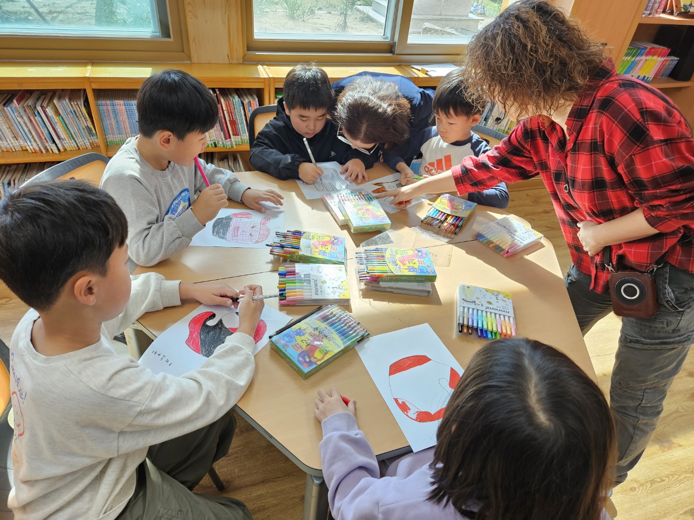 백전초, 상상력과 질문이 자라는 인문학 수업(‛슈퍼거북’ 유설화 작가와의 만남) - 관련이미지2