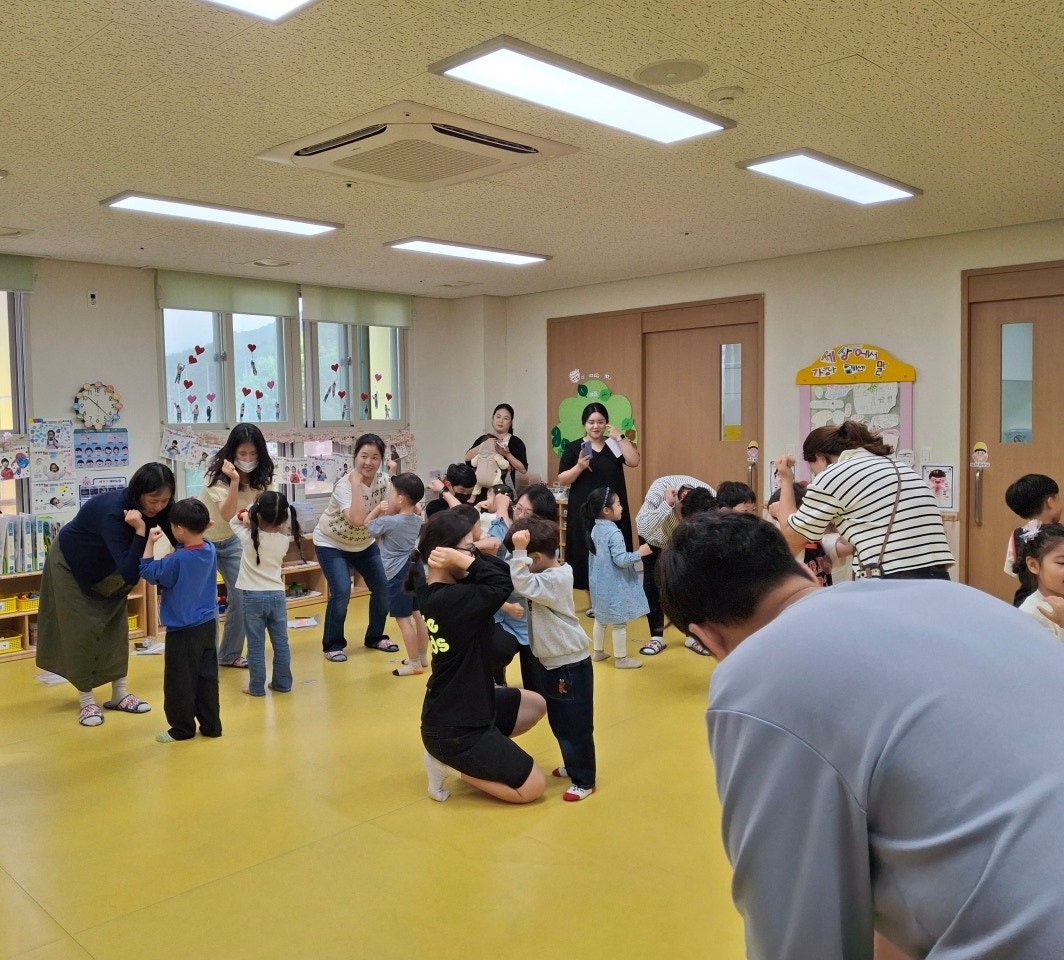 창원진달래유치원, 행복가족 수업나눔으로 '가족 사랑 가득한 시간 가져' - 관련이미지2