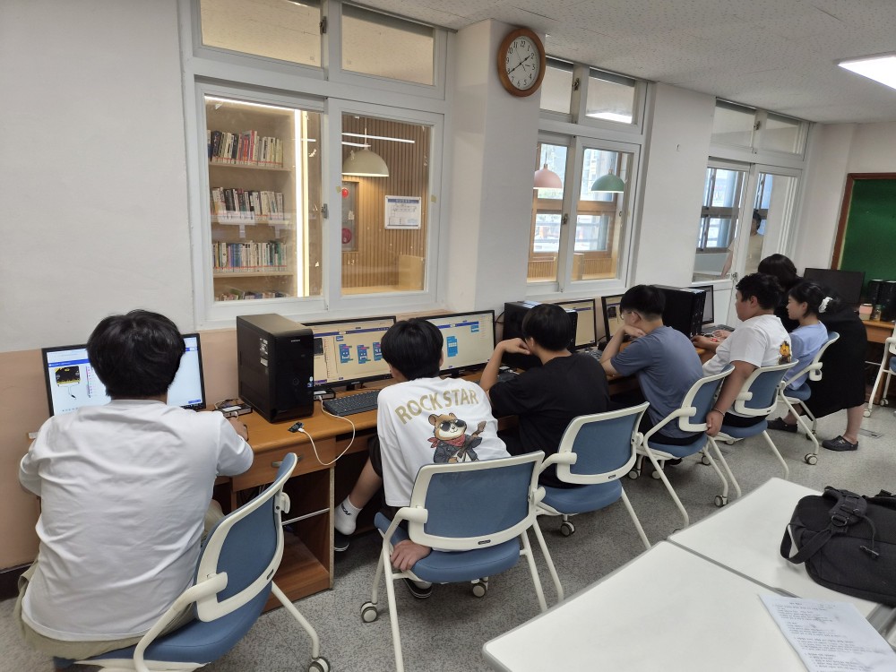 사천 남양중, 여름방학 방과후학교 프로그램 운영 - 진로·진학 특강부터 AI 코딩, 예체능까지 다채로운 강좌로 알찬 방학 만들어 - - 관련이미지1