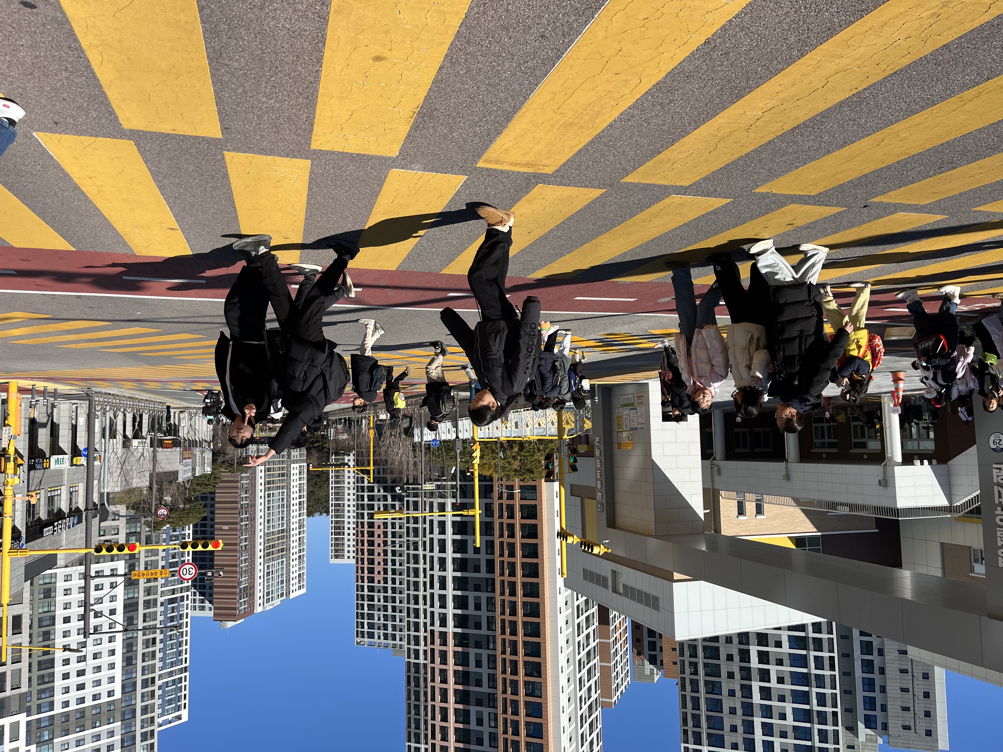 학생 안전 최우선...사송초 대각선 횡단보도 설치 - 관련이미지2