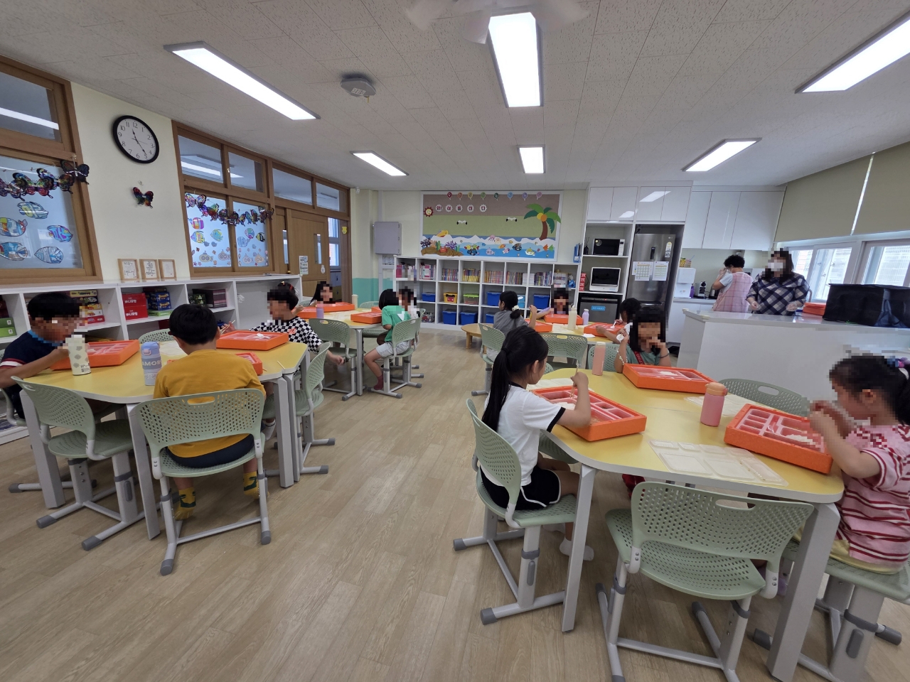 [통영교육지원청] 여름방학 맞벌이가정 급식지원사업 위생·안전 합동점검 실시  - 관련이미지1