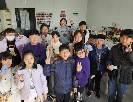 백전초, 지역 청년과 함께 자라는 민주시민!(백전초등학교, ‘고마워, 청년’ 다섯 번째 프로젝트) - 관련이미지2