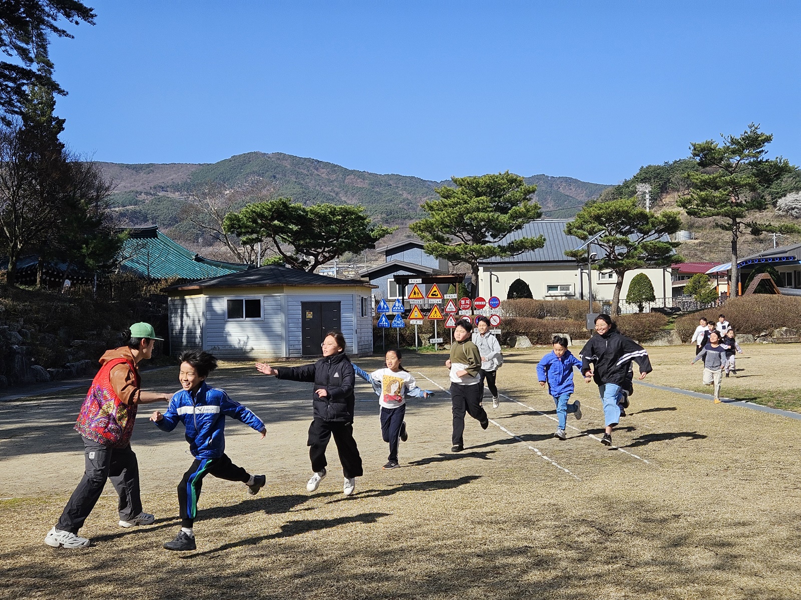 백전초, 신나는 놀이로 서로의 마음을 잇다. - 관련이미지2