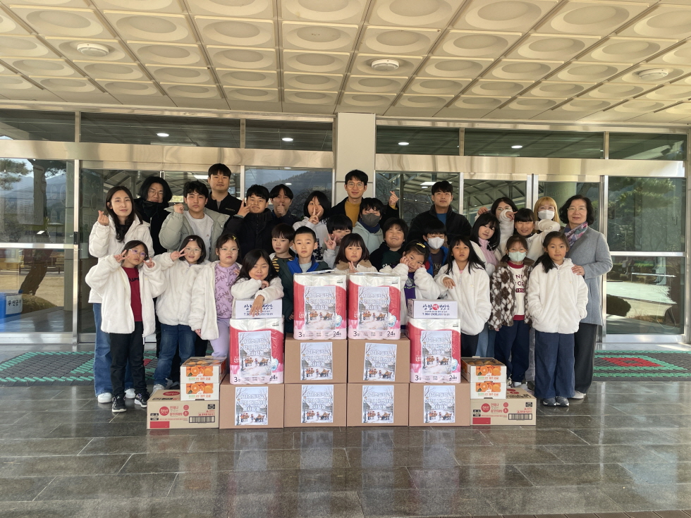 한해 배움 농사를 따스한 나눔과 베풂으로! 서하초, 2025학년도‘배움열매 시장과 지역사회 봉사활동’ 실시 - 관련이미지3