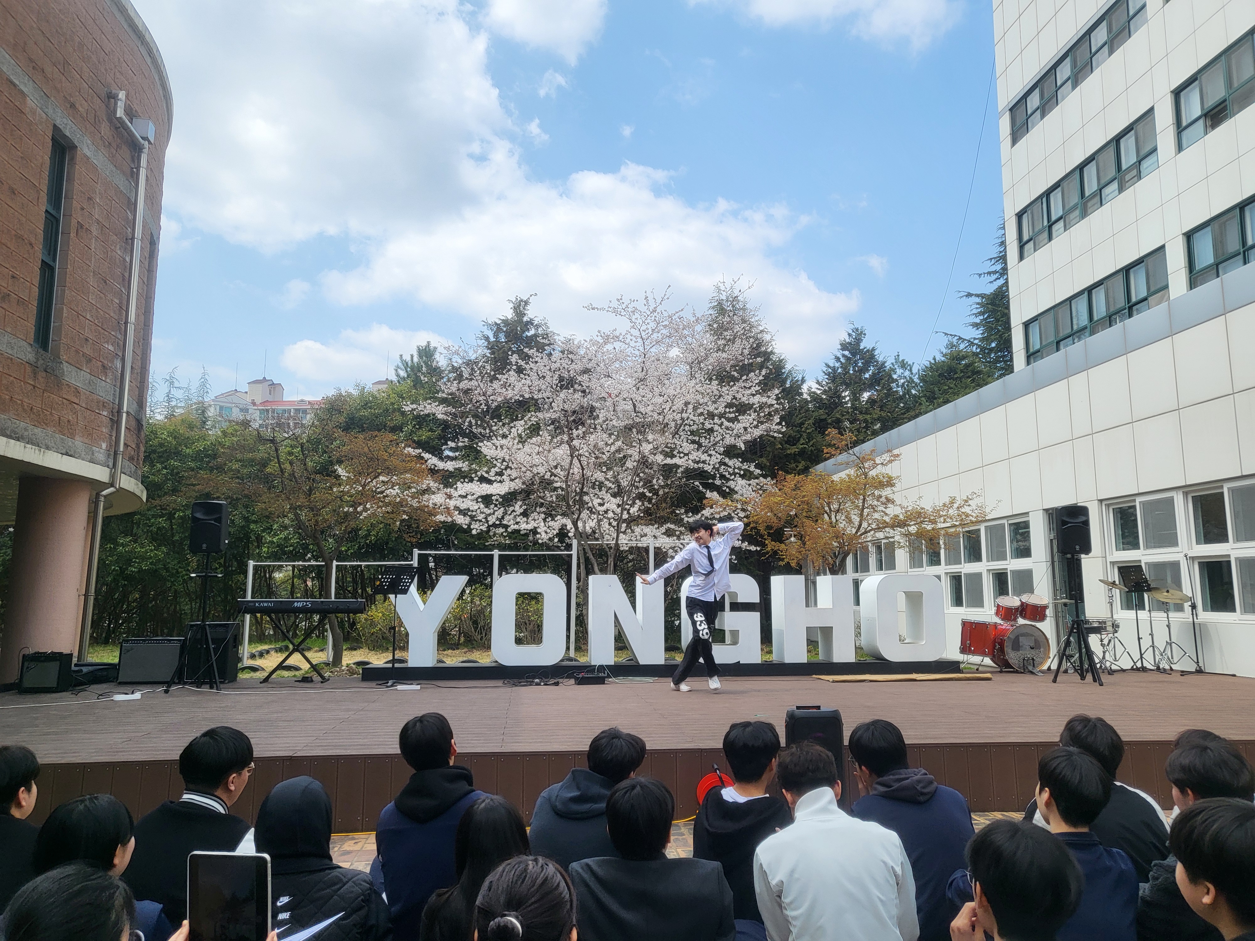 창원용호고, 학생 주도의 '문화 버스킹' 실시 - 관련이미지2