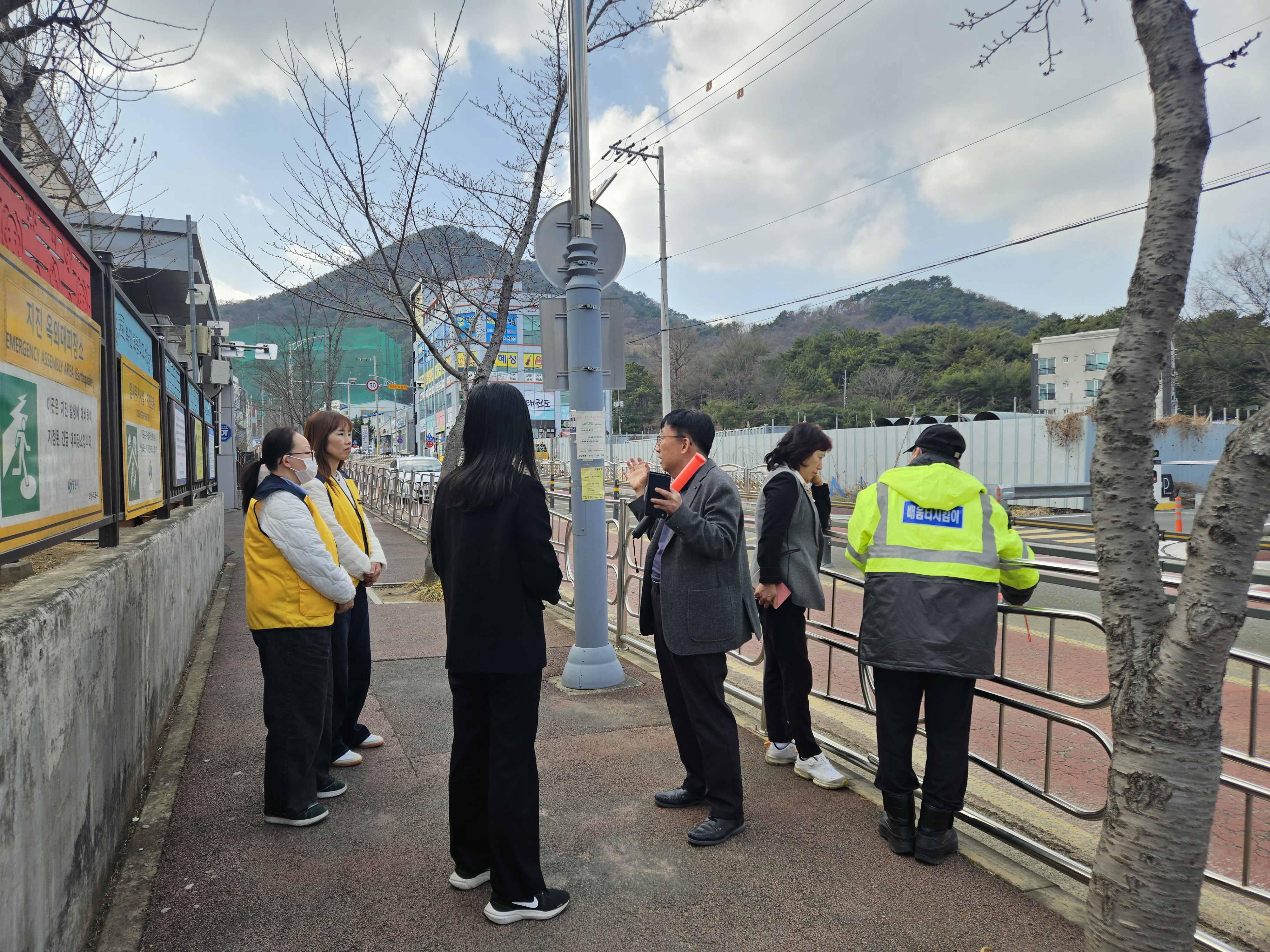 경남교육청, 아이들 눈높이로 통학로 안전 사각지대 살핀다 - 관련이미지2